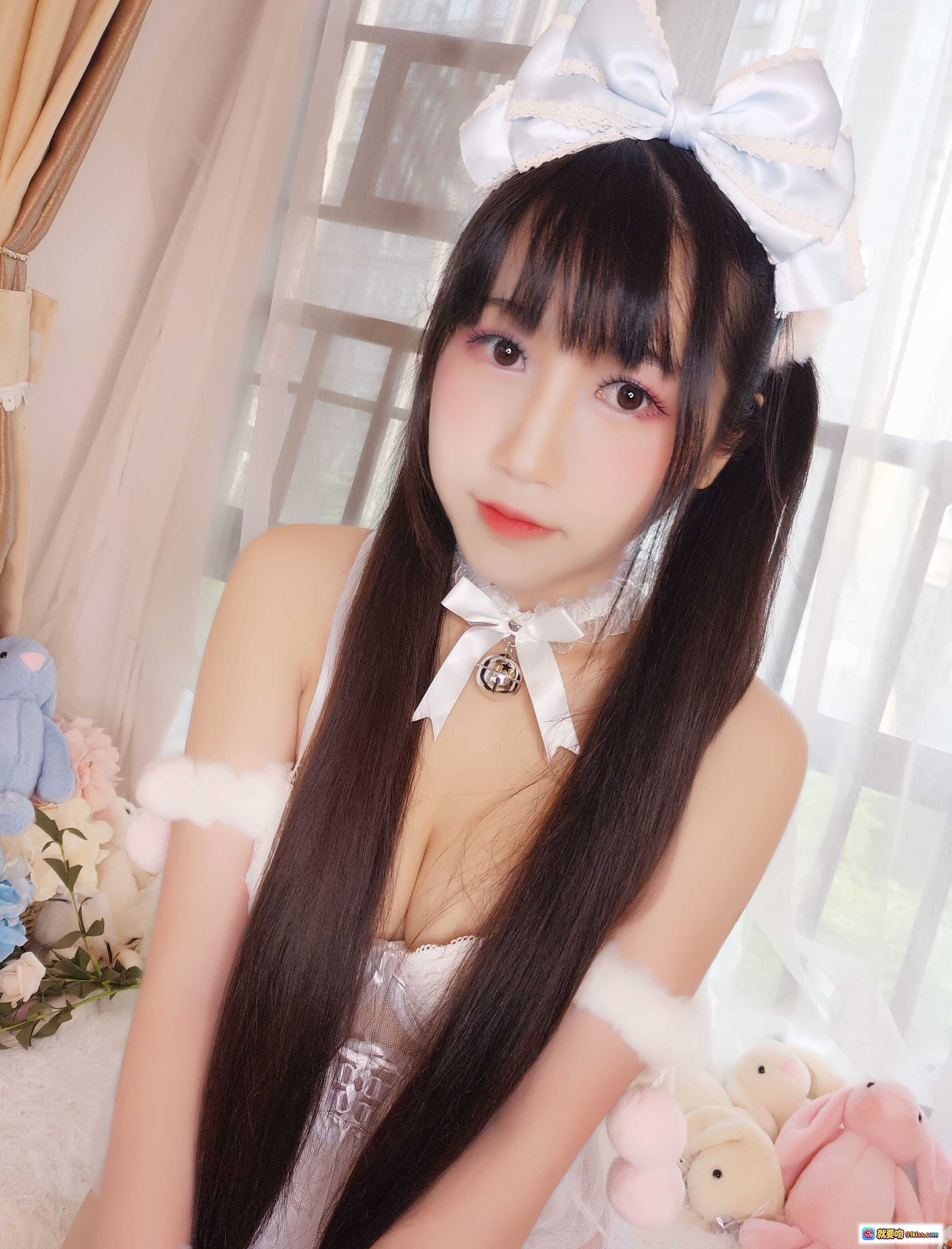 图片[10] - 不呆猫自拍写真｜甜美少女风蕾丝内衣+白玫瑰花束+兔耳发饰+蕾丝吊带袜｜清新卧室私房照 - 就要吻