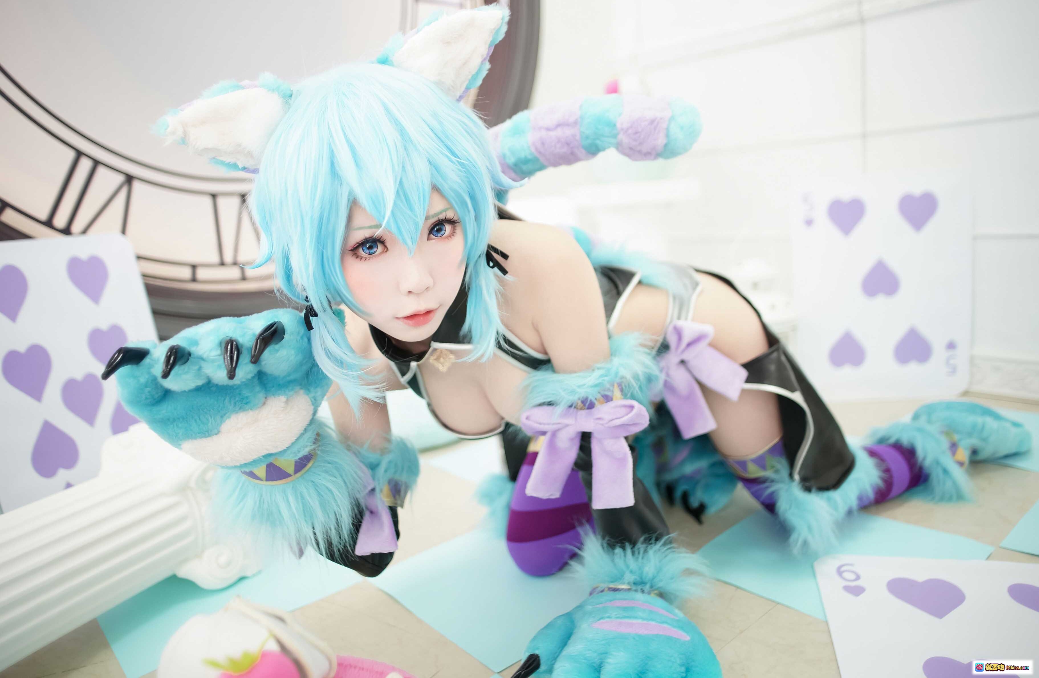 图片[8] - ElyEE子NO.017蓝发猫耳Cosplay写真｜精致妆容+毛绒爪套+可爱萌系风格 - 就要吻