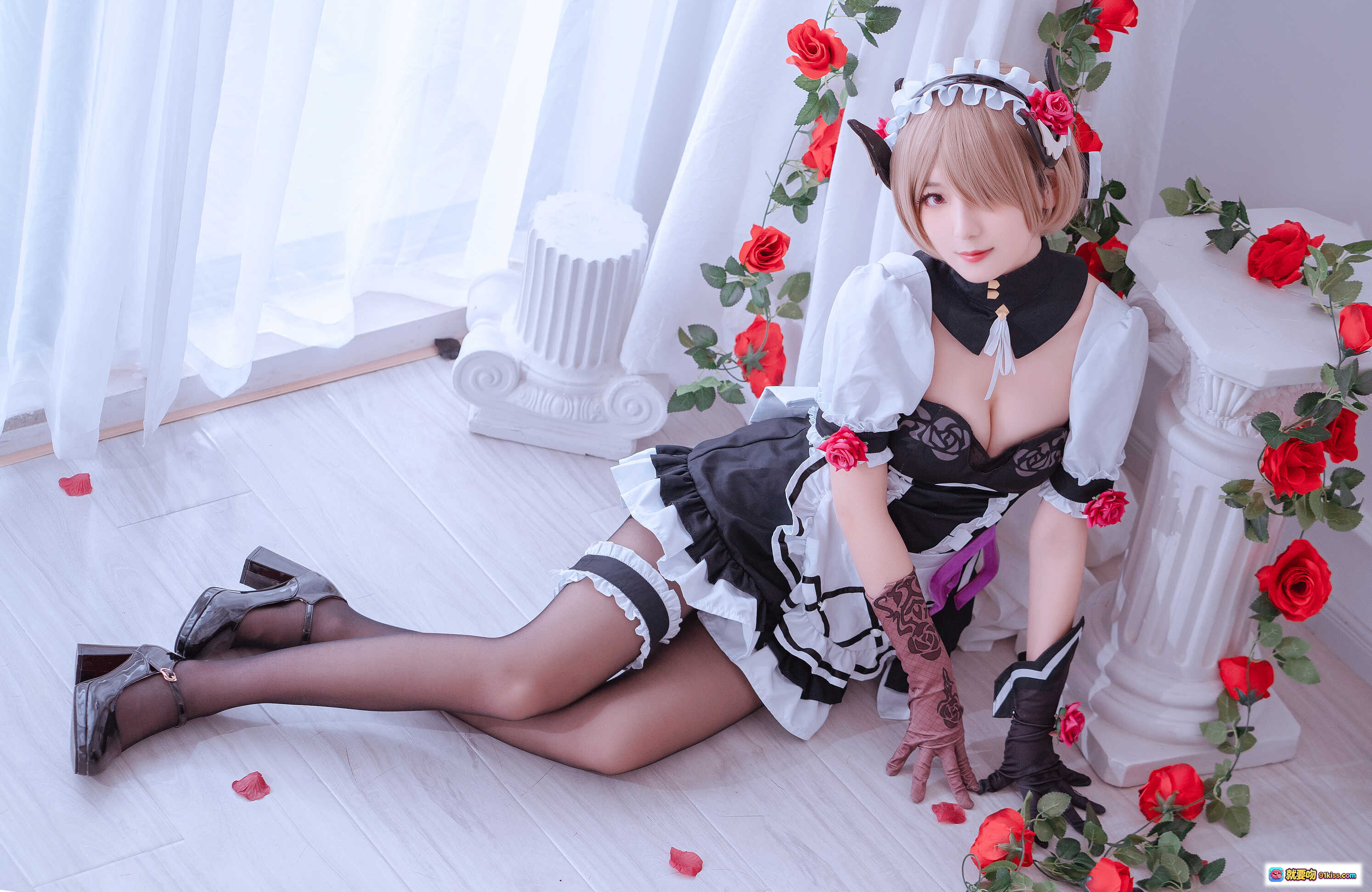 图片[7] - 弥音音COS丽塔黯蔷薇1 精致女仆装 黑白蕾丝裙 恶魔角发饰 紫色腰饰 黑丝美腿 高跟鞋 优雅姿势 全身写真 18P高清图集 - 就要吻