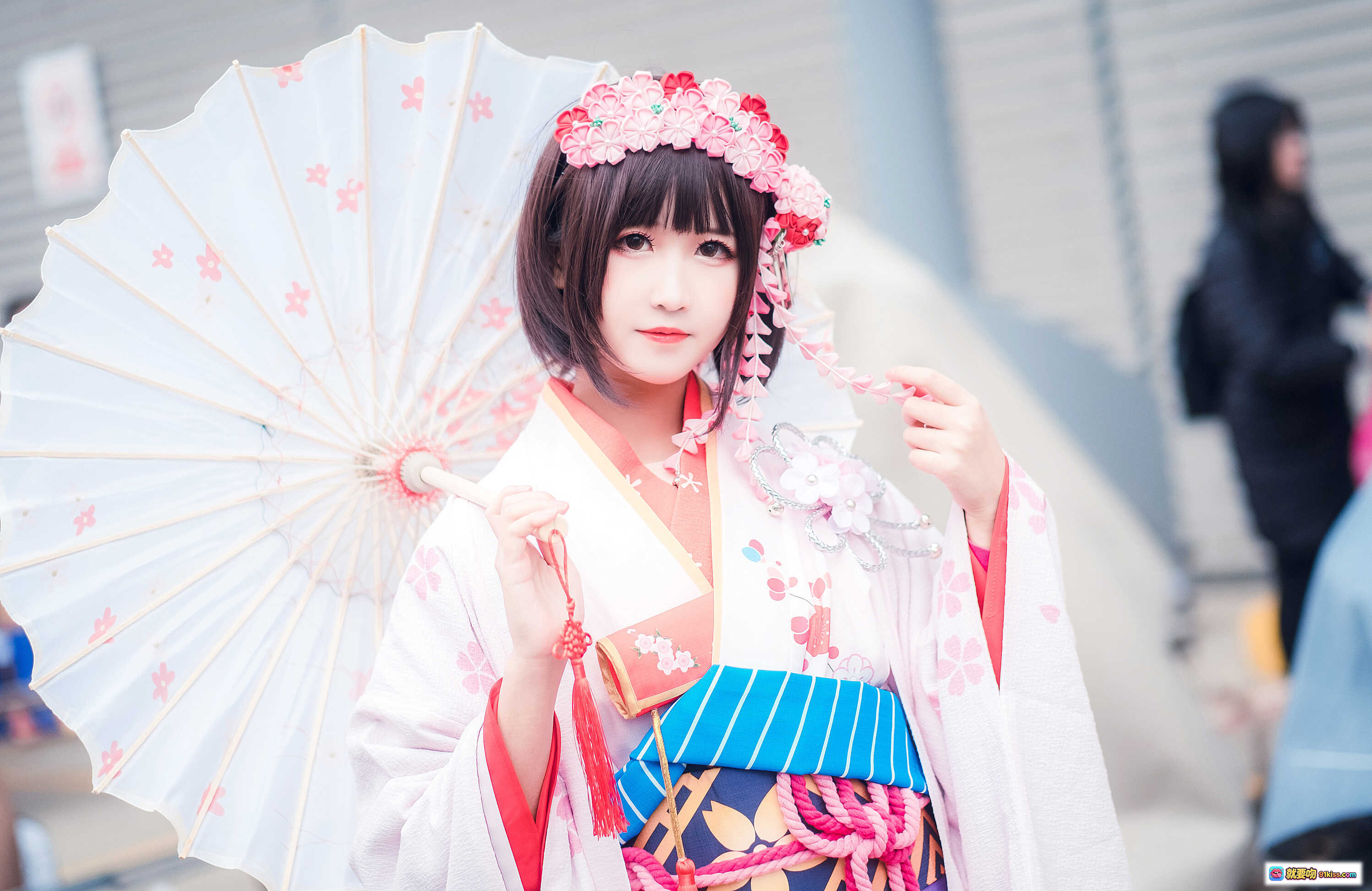 三度_69 NO.027 路人女主的养成方法 cos写真 | 和风少女 樱花和服 手持纸伞 花环头饰 精致妆容 日系甜美风 - 就要吻