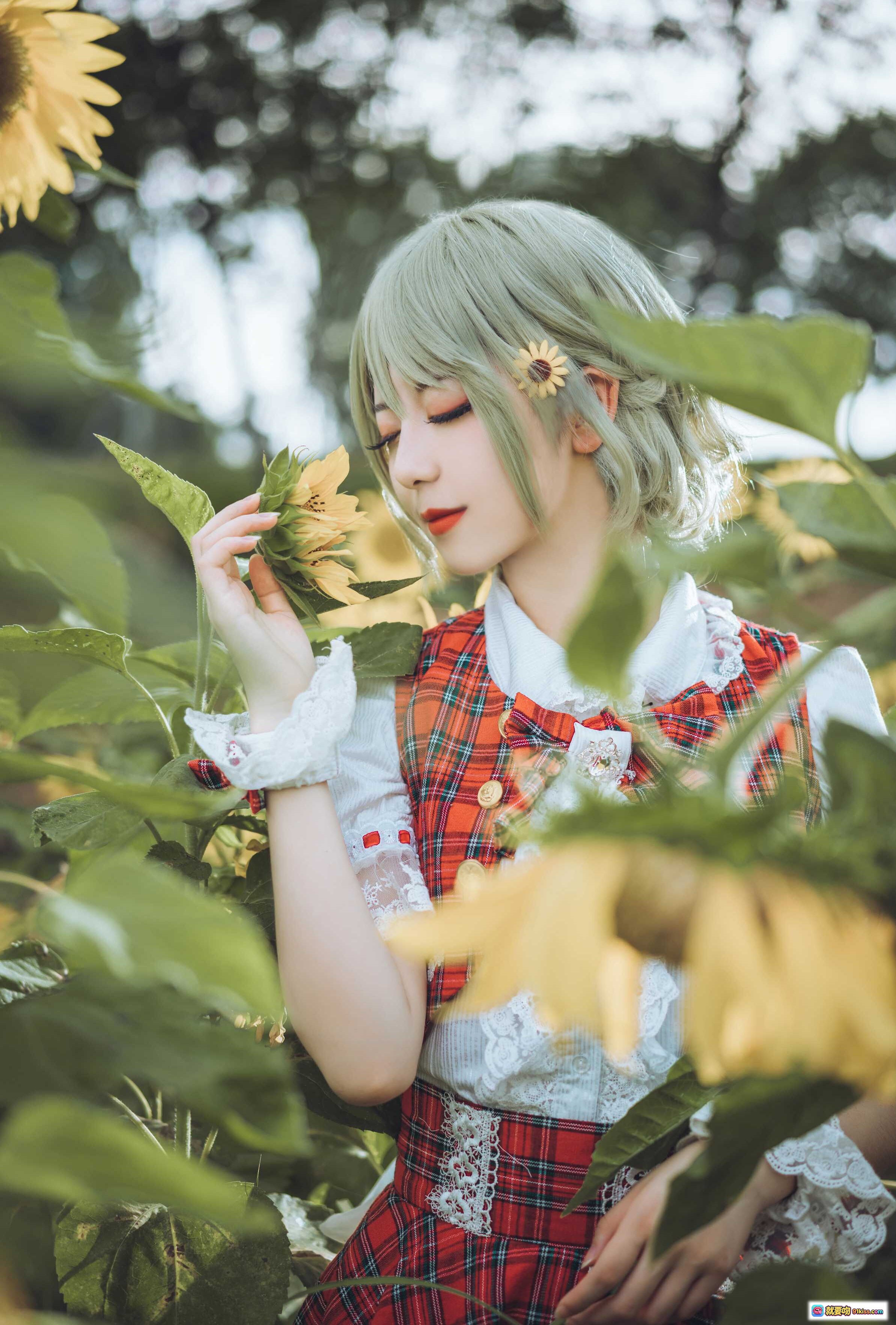 图片[2] - 弥音音NO.024 四季のフラワーマスター 红格洛丽塔裙 向日葵花田 白蕾丝袖口 日系少女写真 自然光外拍 17P高清图集 - 就要吻