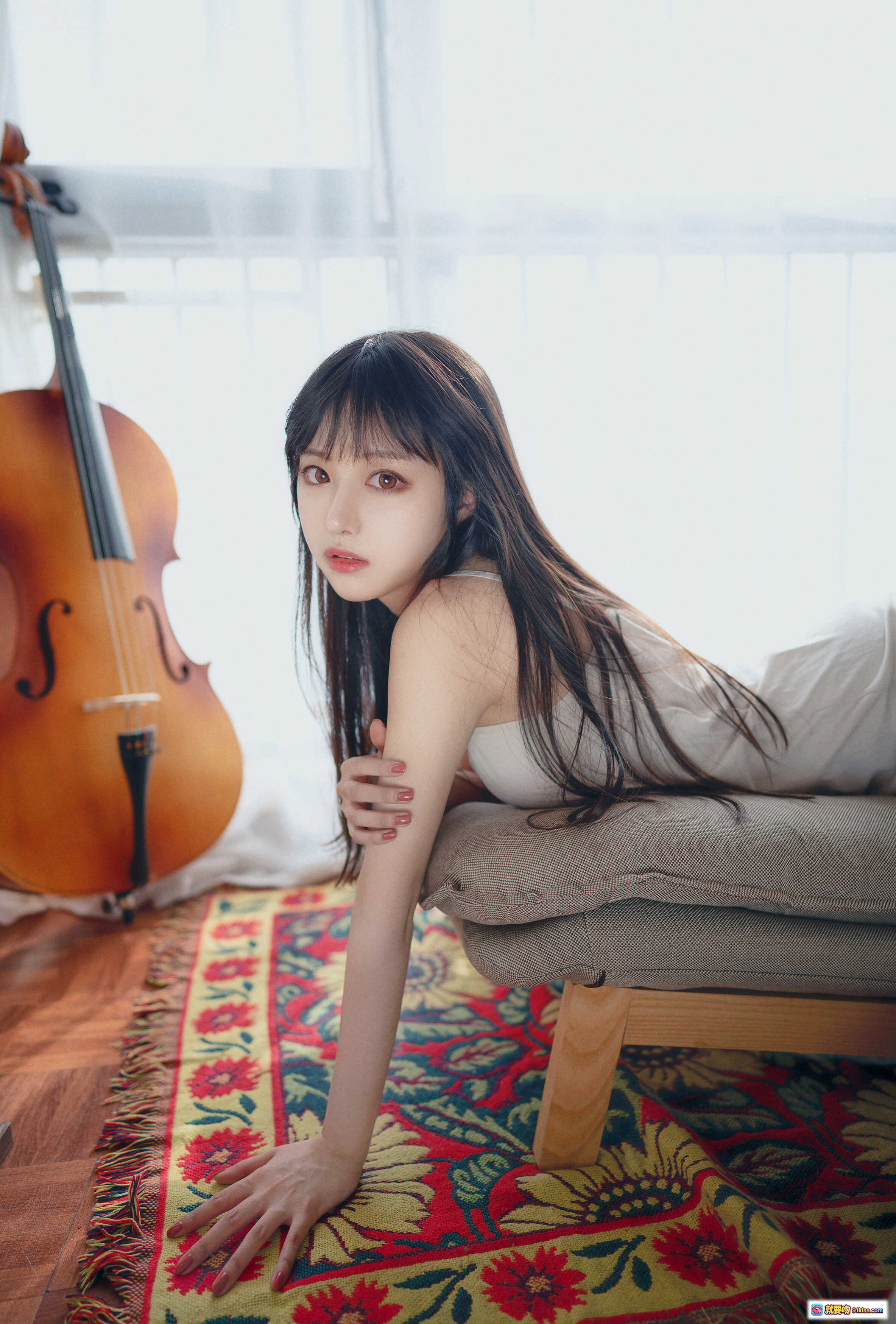 图片[9] - Shika小鹿鹿NO.034写真01 长发姑娘慵懒沙发美拍 蕾丝内衣+圣诞驯鹿装饰+复古花毯+小提琴点缀 21P高清图集 - 就要吻