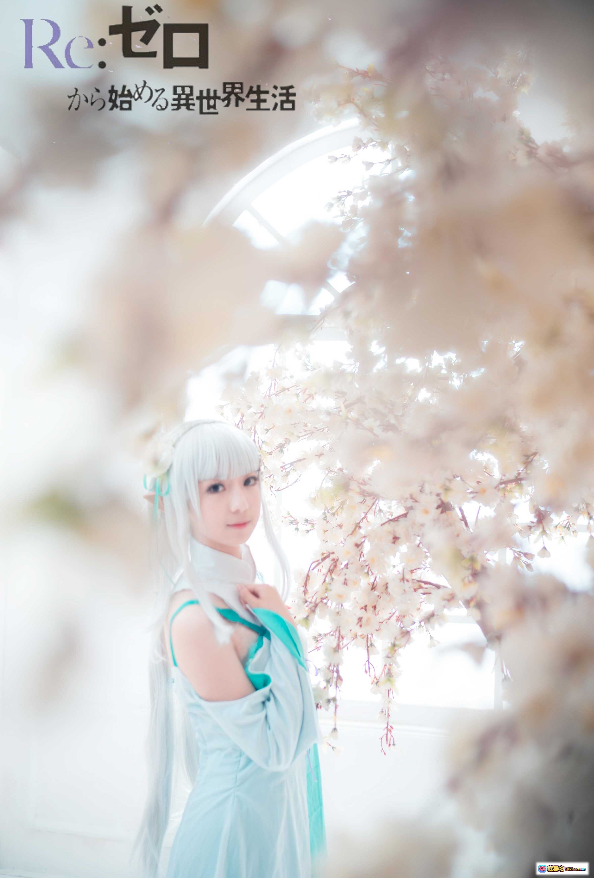 图片[7] - 弥音音NO.004艾米莉娅Cosplay写真｜银发精灵耳少女｜青白古风服饰｜华丽宫廷背景｜精致妆容造型 - 就要吻