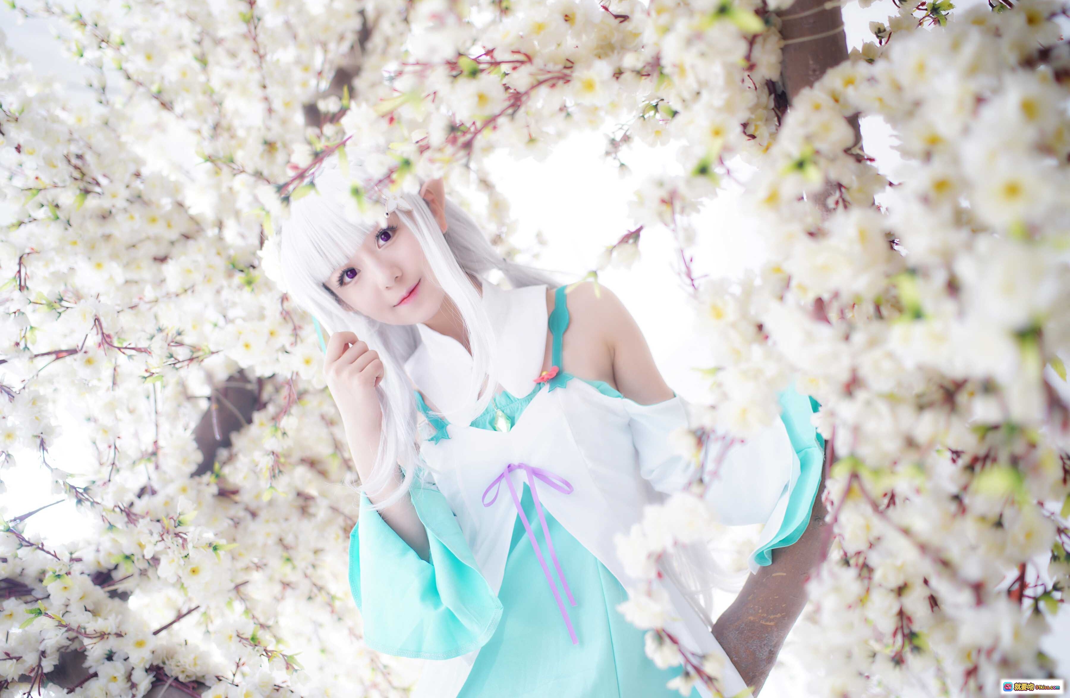 图片[5] - 弥音音NO.004艾米莉娅Cosplay写真｜银发精灵耳少女｜青白古风服饰｜华丽宫廷背景｜精致妆容造型 - 就要吻