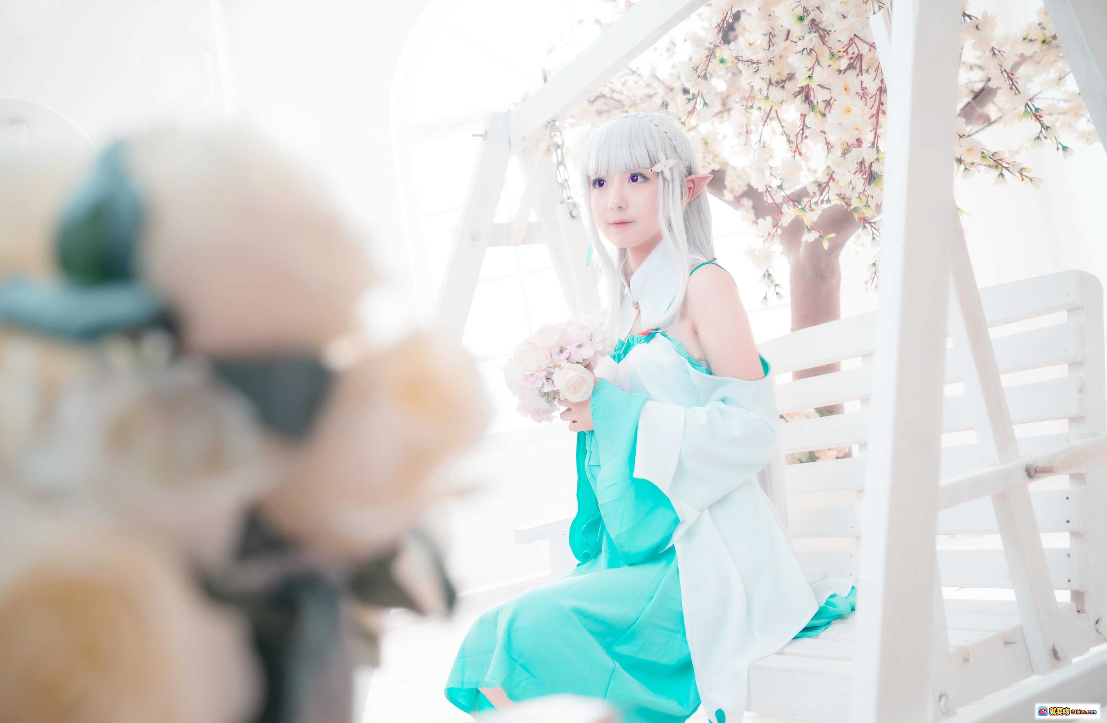 图片[3] - 弥音音NO.004艾米莉娅Cosplay写真｜银发精灵耳少女｜青白古风服饰｜华丽宫廷背景｜精致妆容造型 - 就要吻