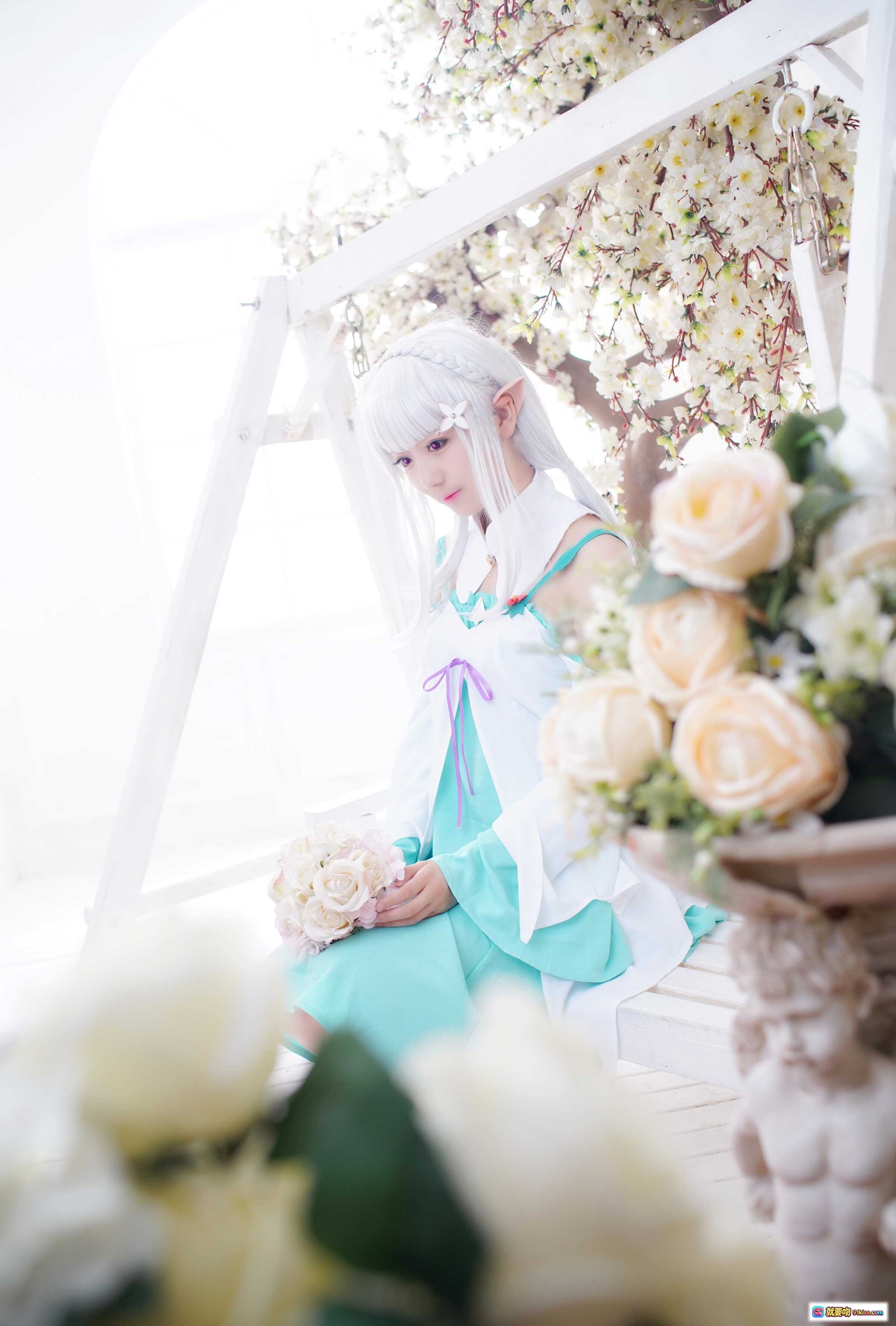 图片[10] - 弥音音NO.004艾米莉娅Cosplay写真｜银发精灵耳少女｜青白古风服饰｜华丽宫廷背景｜精致妆容造型 - 就要吻