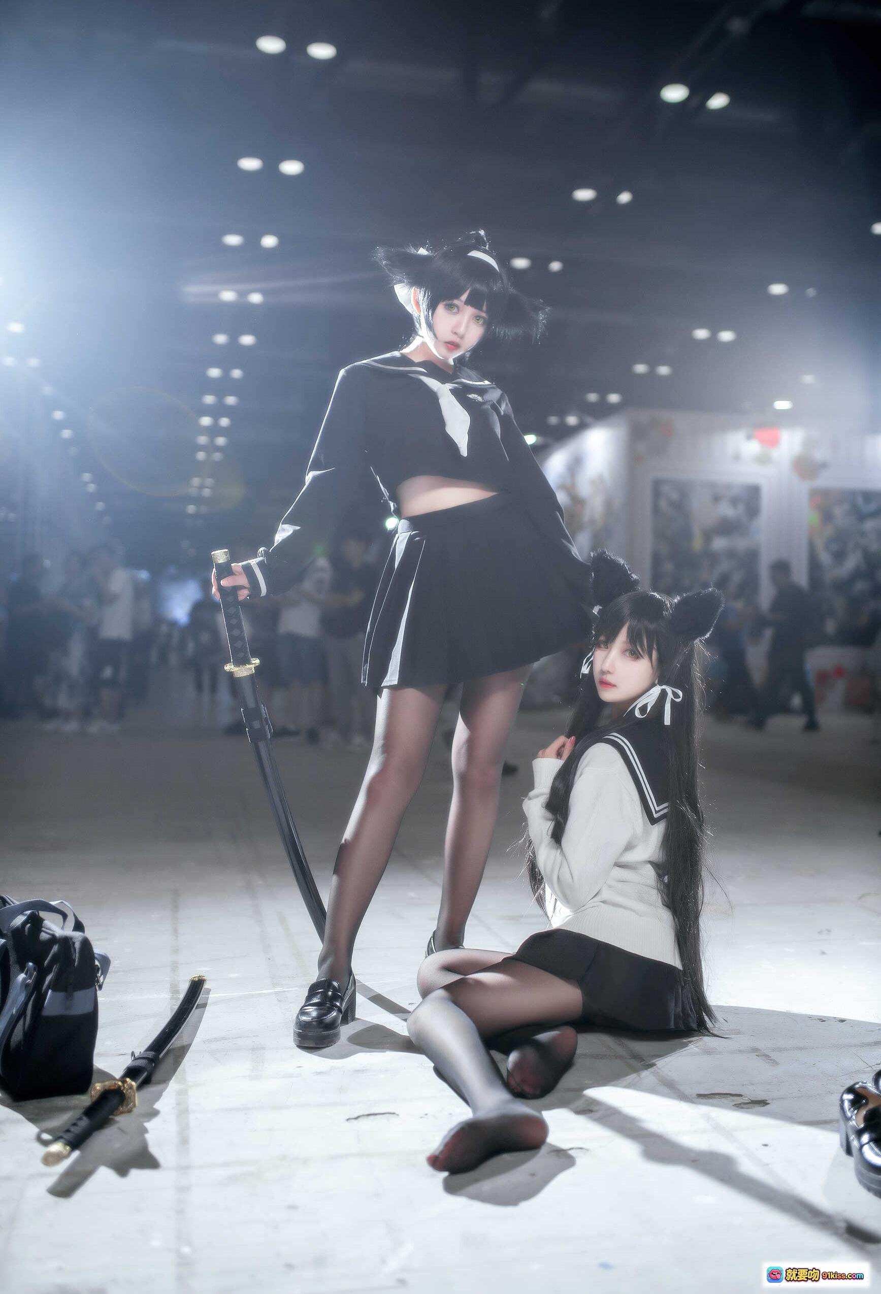 图片[2] - Shika小鹿鹿NO.052爱宕制服Cosplay写真｜双马尾少女持刀造型｜白色军装风格｜精致细节还原｜50P高清图集 - 就要吻