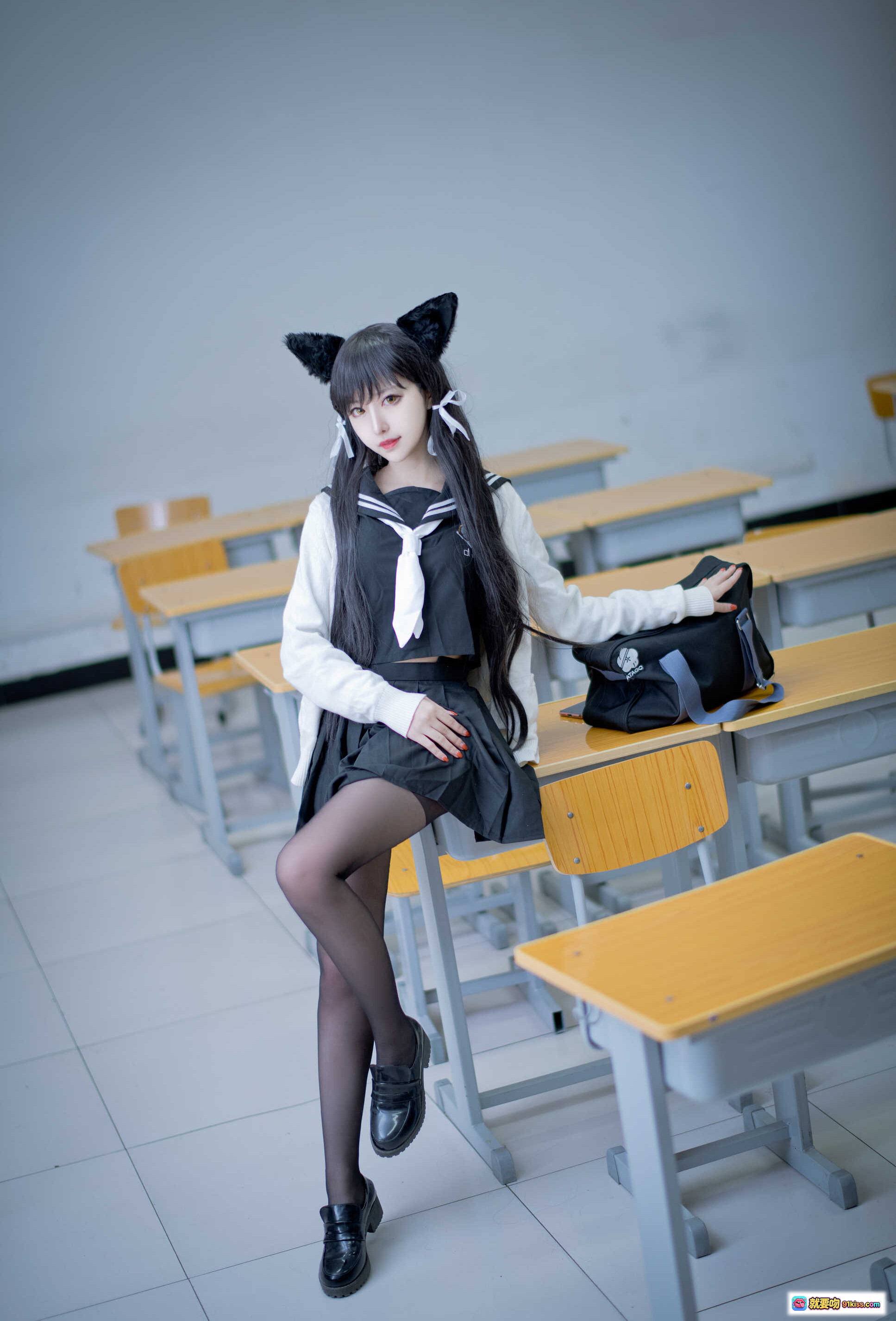 图片[5] - Shika小鹿鹿NO.052爱宕制服Cosplay写真｜双马尾少女持刀造型｜白色军装风格｜精致细节还原｜50P高清图集 - 就要吻