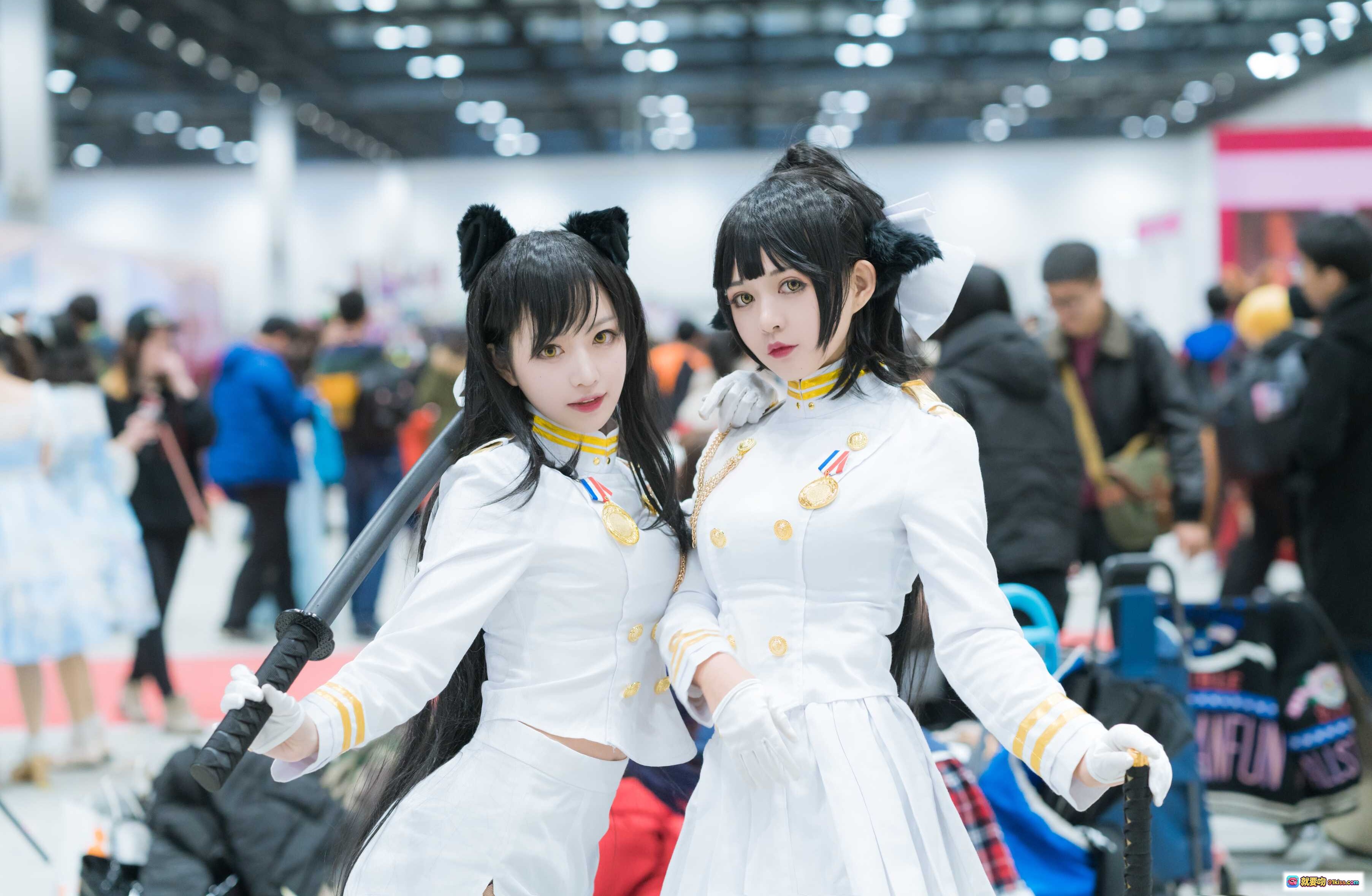 图片[8] - Shika小鹿鹿NO.052爱宕制服Cosplay写真｜双马尾少女持刀造型｜白色军装风格｜精致细节还原｜50P高清图集 - 就要吻