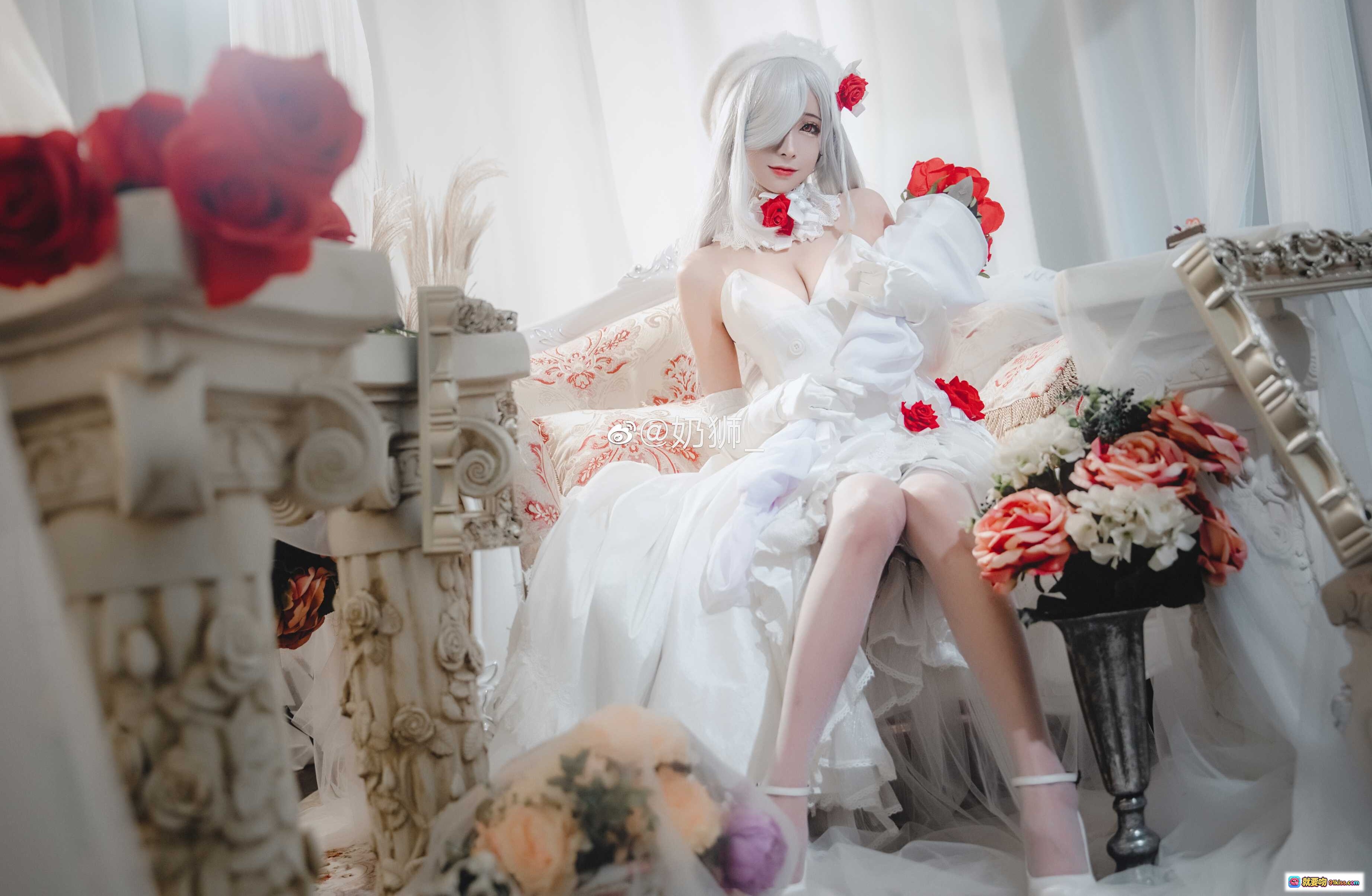 图片[2] - 奶狮不咬人NO.001 G36C 白发新娘cos 白色蕾丝礼服 红玫瑰点缀 优雅坐姿 洛丽塔风 摄影写真 精致妆容 甜美性感 二次元角色扮演 - 就要吻