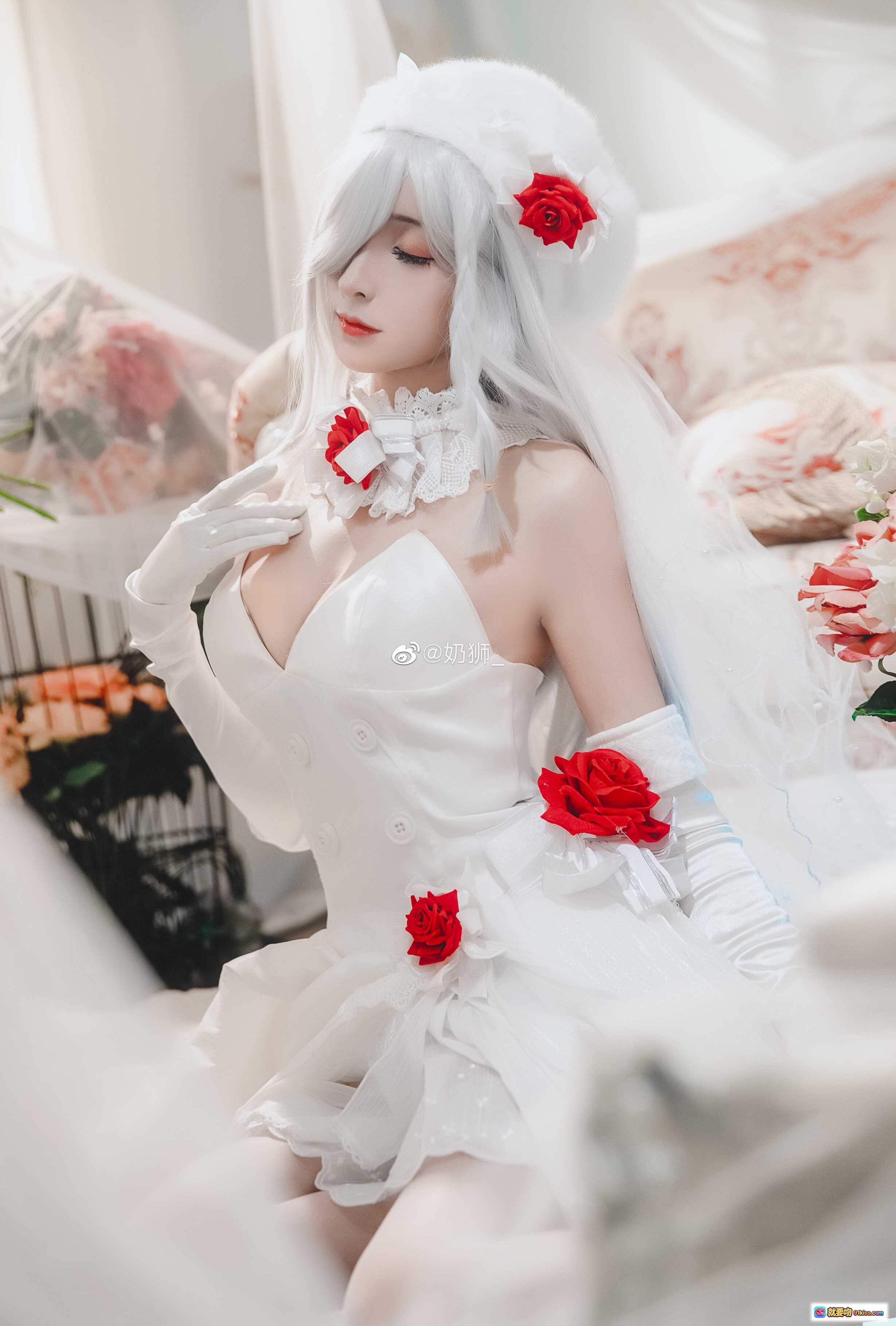 图片[7] - 奶狮不咬人NO.001 G36C 白发新娘cos 白色蕾丝礼服 红玫瑰点缀 优雅坐姿 洛丽塔风 摄影写真 精致妆容 甜美性感 二次元角色扮演 - 就要吻