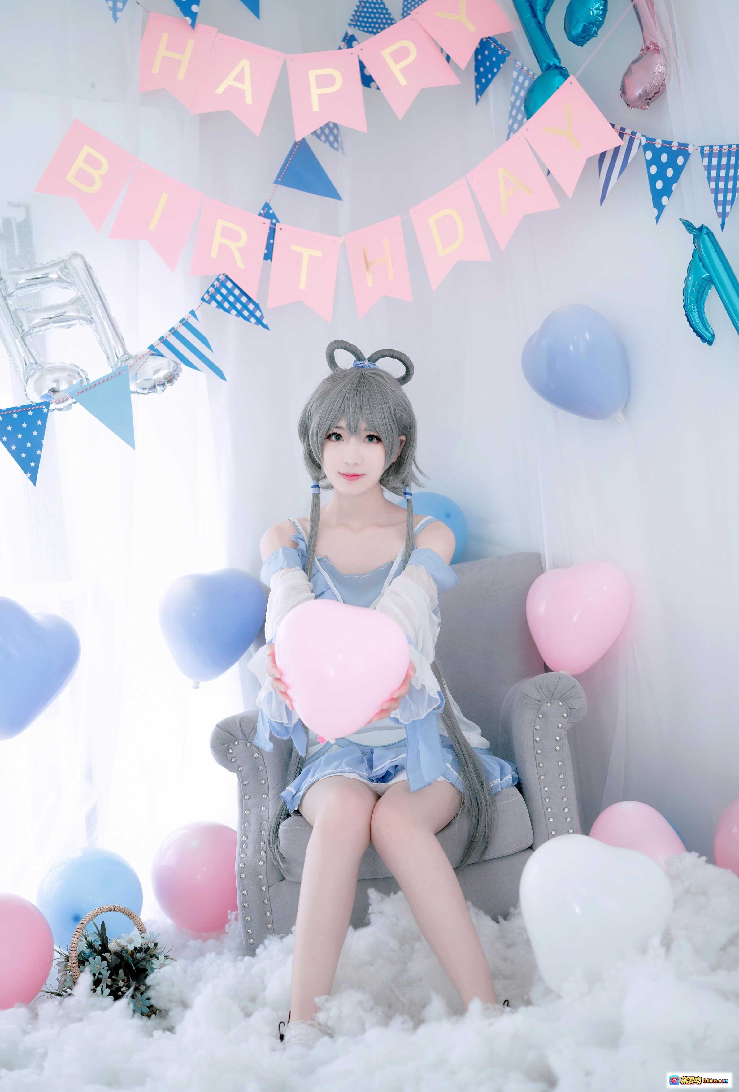 图片[10] - 弥音音COS洛天依生日主题写真·灰发双马尾蓝裙甜点少女风·高清10P美图 - 就要吻