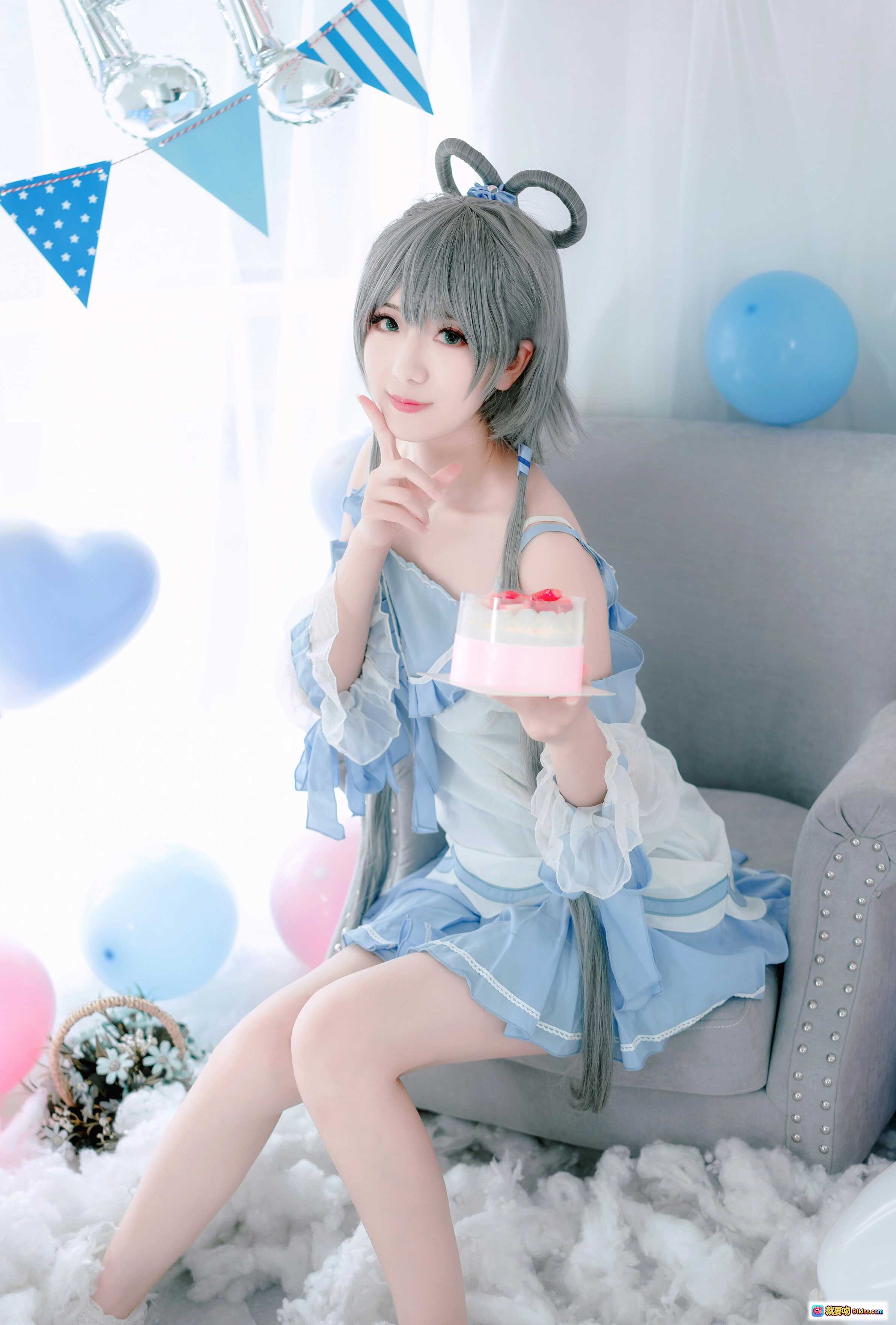 图片[6] - 弥音音COS洛天依生日主题写真·灰发双马尾蓝裙甜点少女风·高清10P美图 - 就要吻