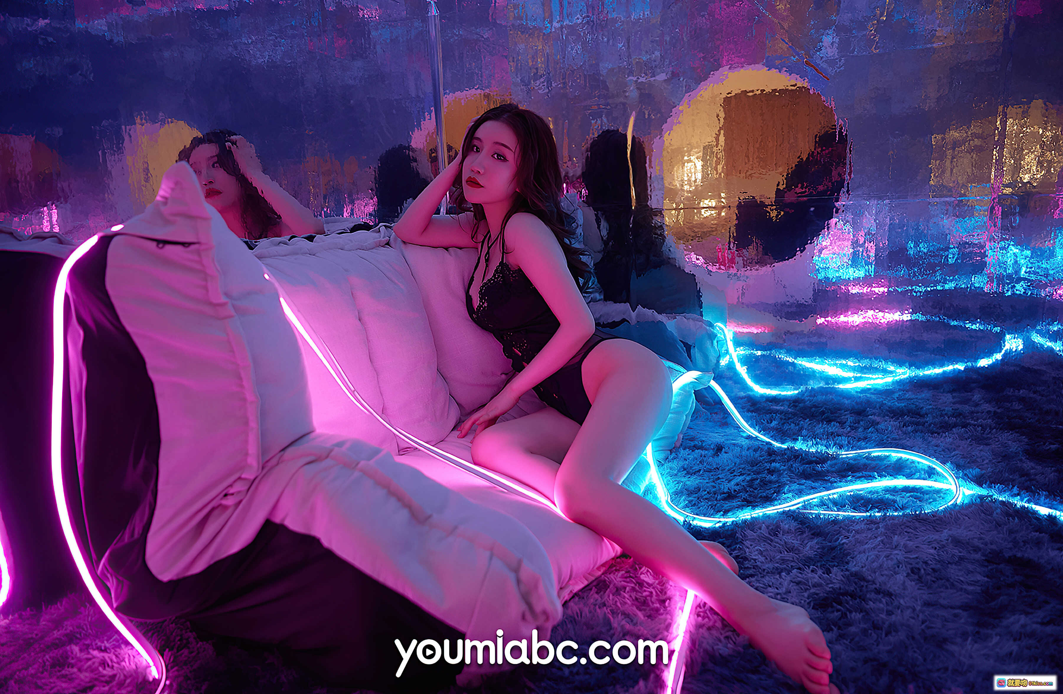 图片[10] - 暗淡裸色绯月樱Cherry性感写真｜YouMi尤蜜2020.06.20｜霓虹光影黑蕾丝内衣美腿私房图集 - 就要吻