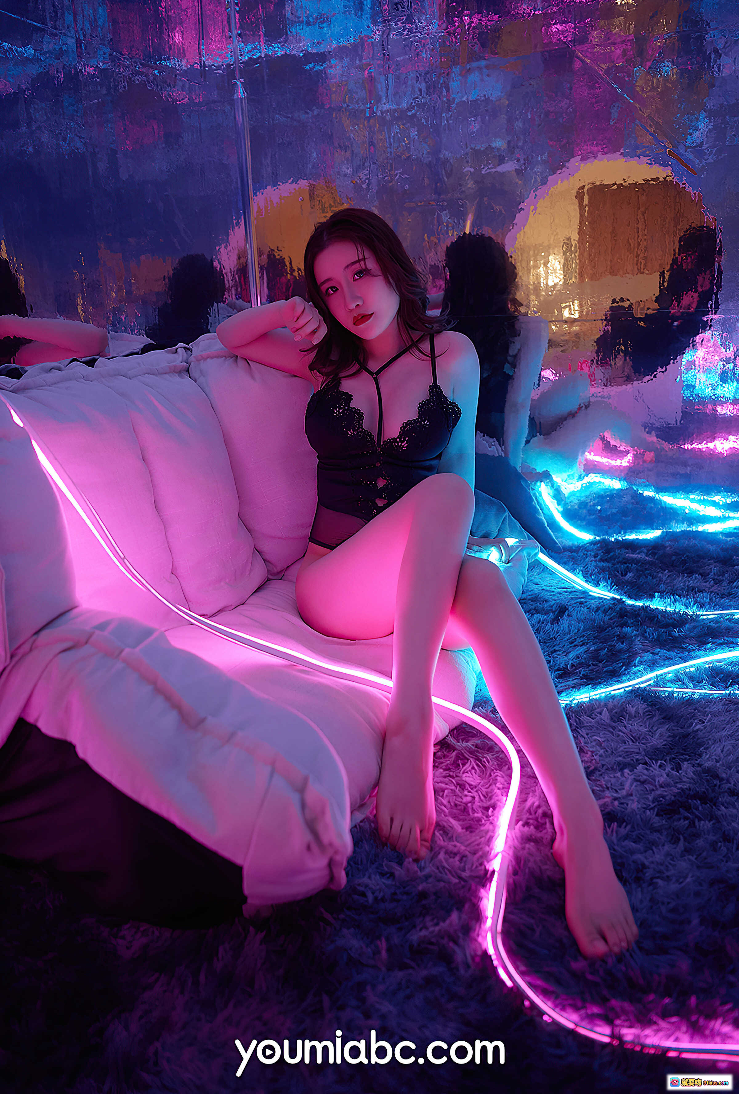 图片[4] - 暗淡裸色绯月樱Cherry性感写真｜YouMi尤蜜2020.06.20｜霓虹光影黑蕾丝内衣美腿私房图集 - 就要吻