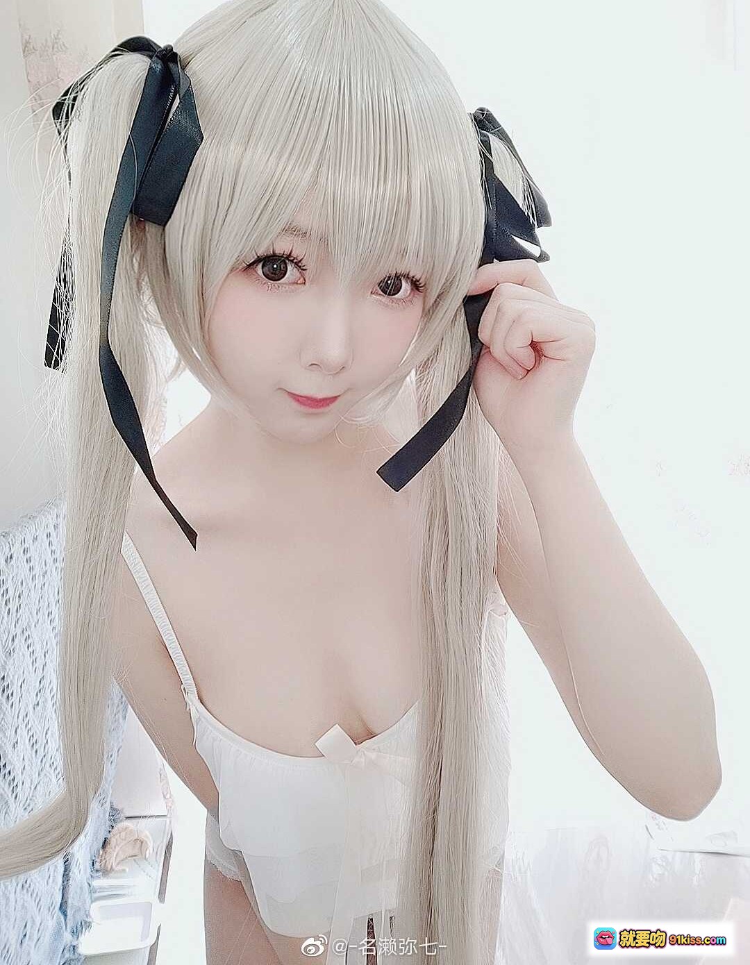 图片[2] - 名濑弥七NO.05白色内衣写真｜银发黑丝带少女Cosplay｜清新甜美私房照 - 就要吻