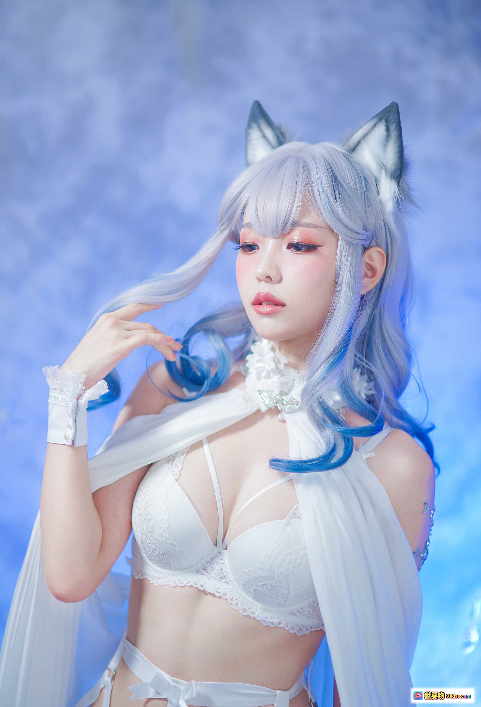 图片[7] - ElyEE子 NO.043 白色狐耳少女Cosplay 冰雪背景 悬浮姿态 精致蕾丝绑带内衣 毛绒尾巴 高跟鞋 二次元写真 - 就要吻