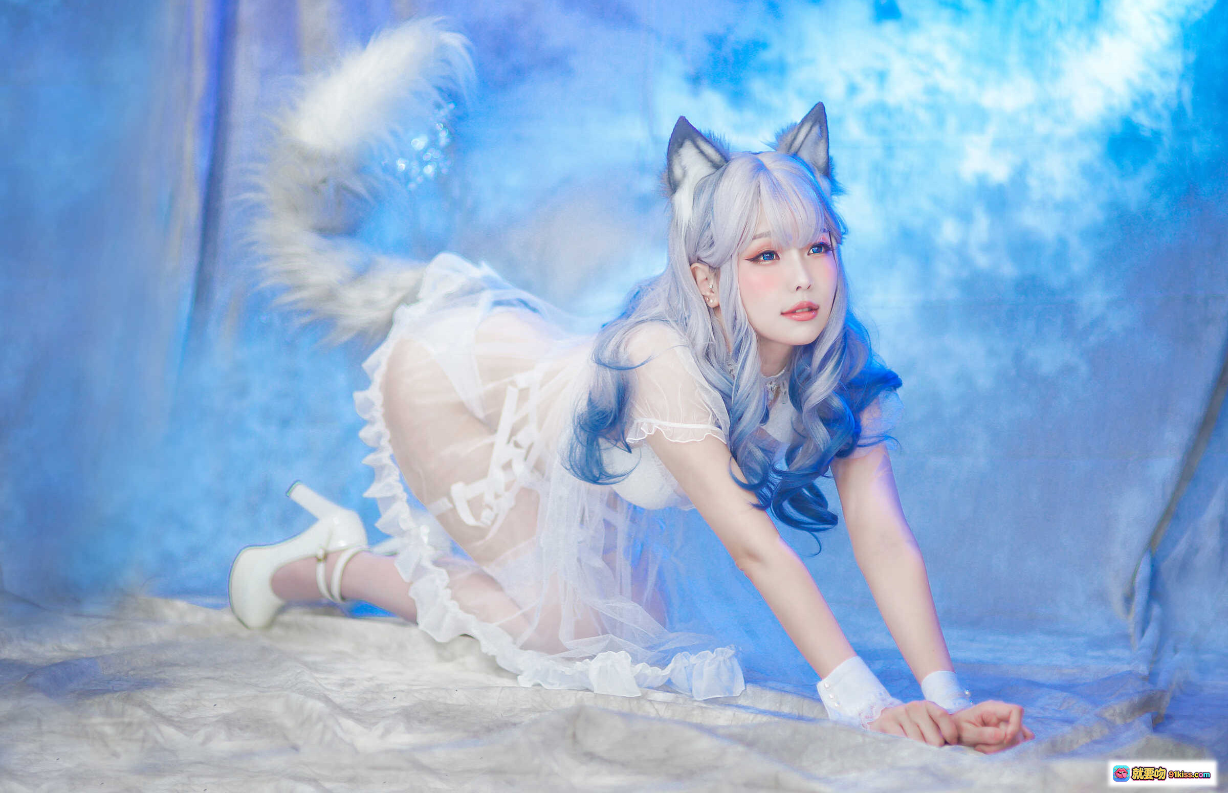 图片[9] - ElyEE子 NO.043 白色狐耳少女Cosplay 冰雪背景 悬浮姿态 精致蕾丝绑带内衣 毛绒尾巴 高跟鞋 二次元写真 - 就要吻