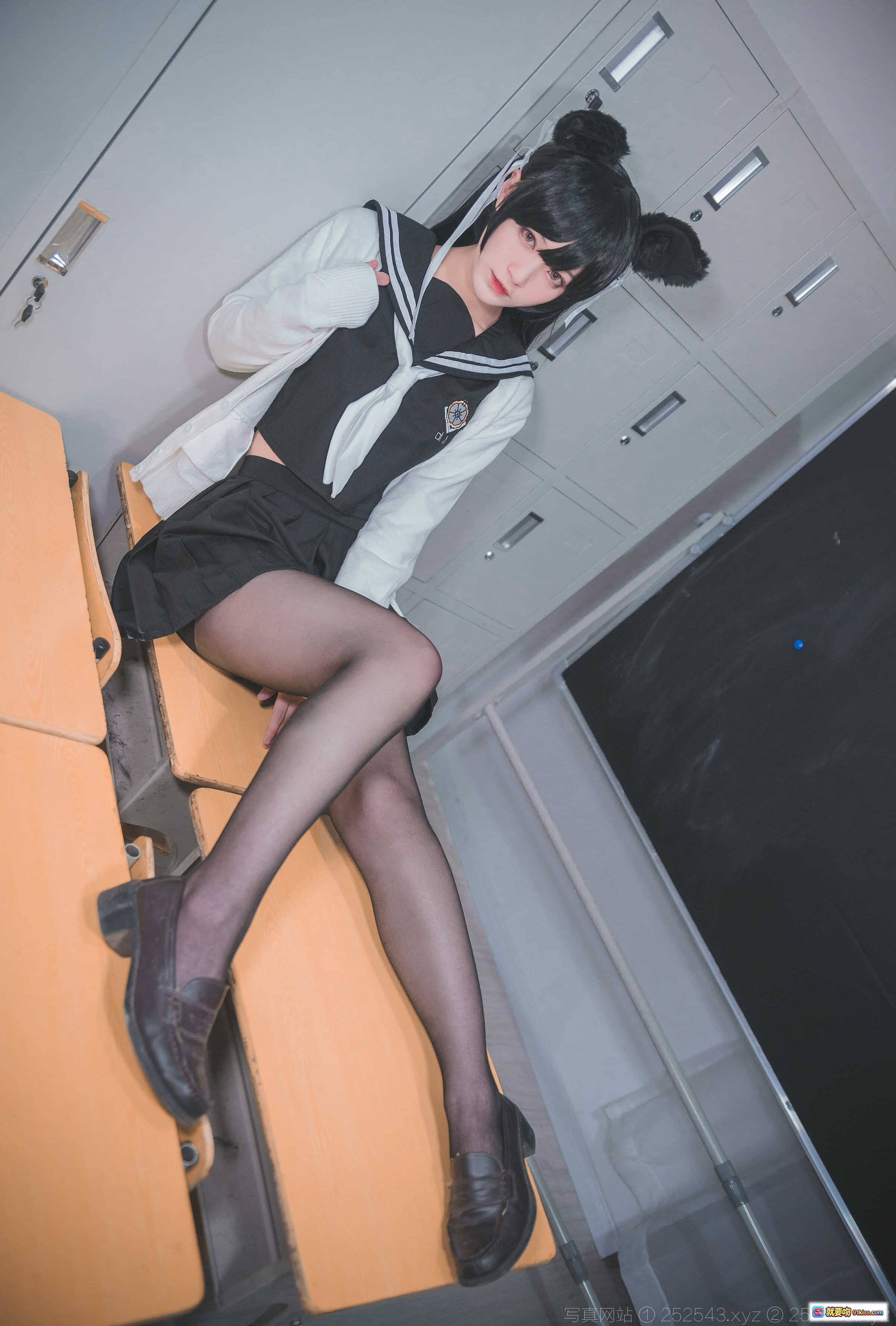 铁板烧鬼舞w NO.003 爱宕JK制服黑丝美腿教室写真12P高清图集 - 就要吻