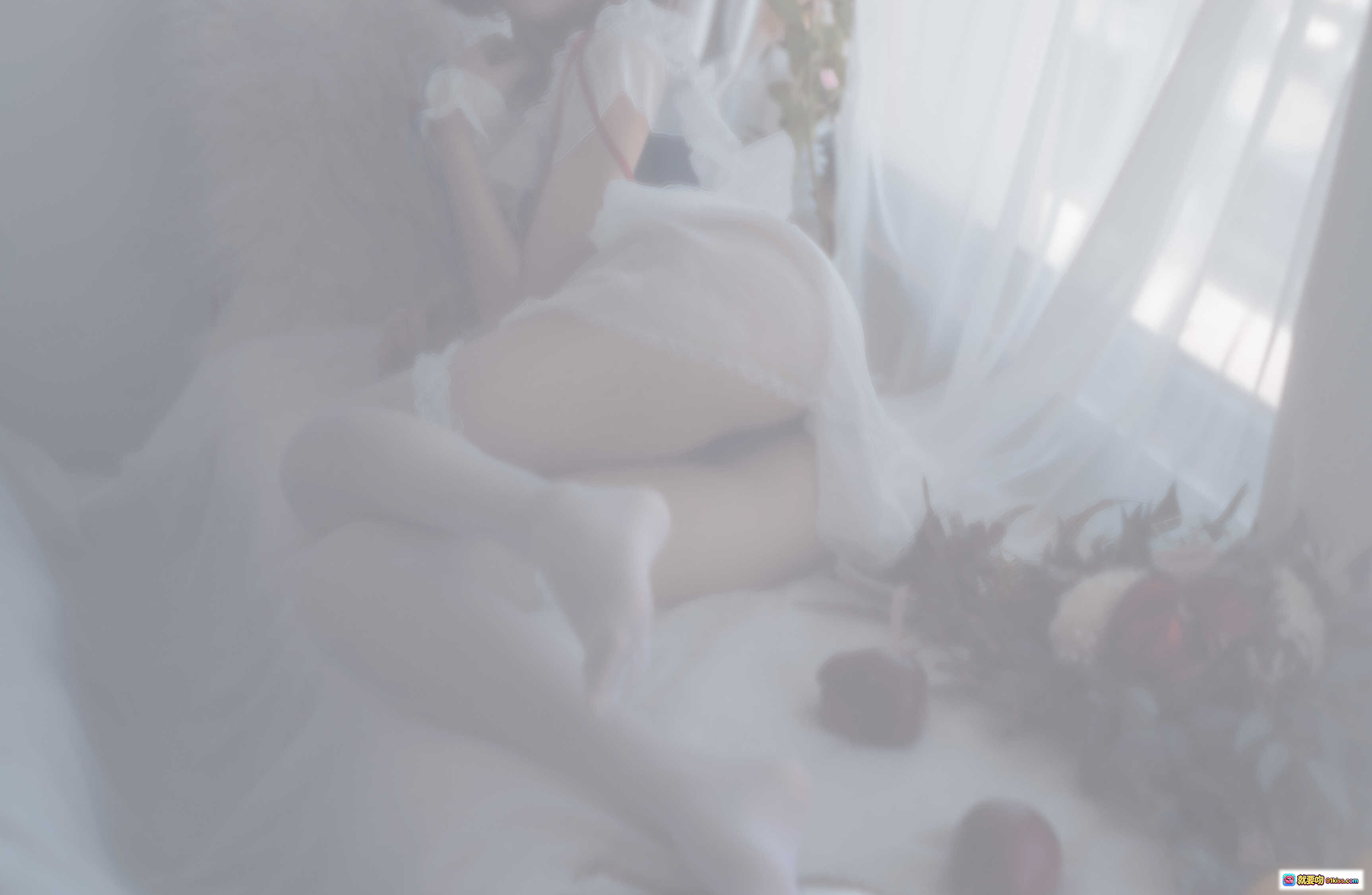 图片[8] - 白雪姬cos写真｜蓝白蕾丝内衣+白色长袜+腹部花纹纹身｜42P高清图集 - 就要吻