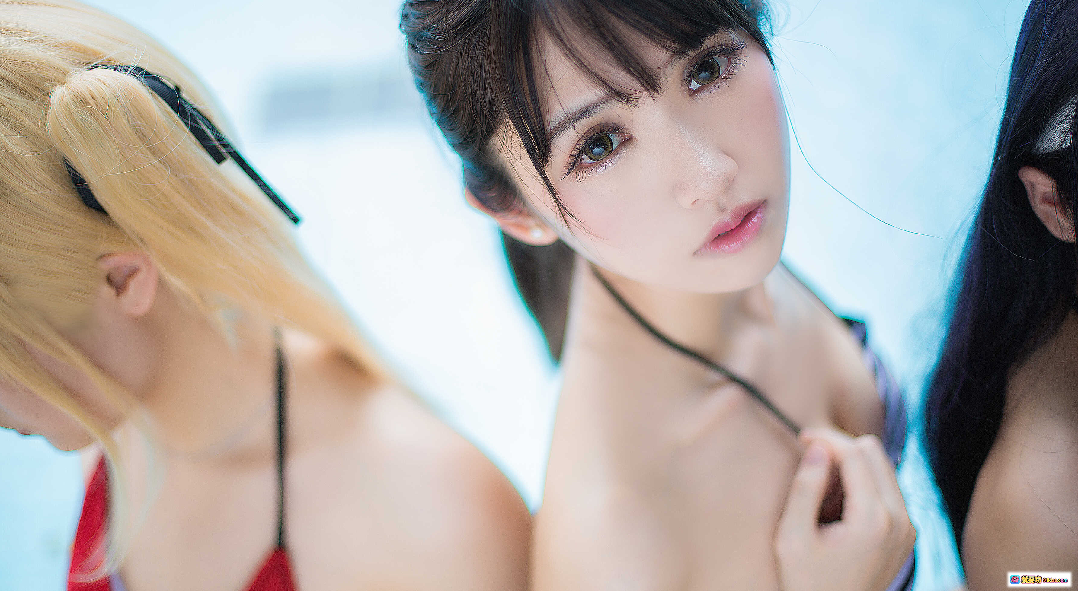 图片[9] - 鳗鱼霏儿NO.060圣人惠泳装写真 | 条纹比基尼泳池边性感坐姿高清图集 - 就要吻