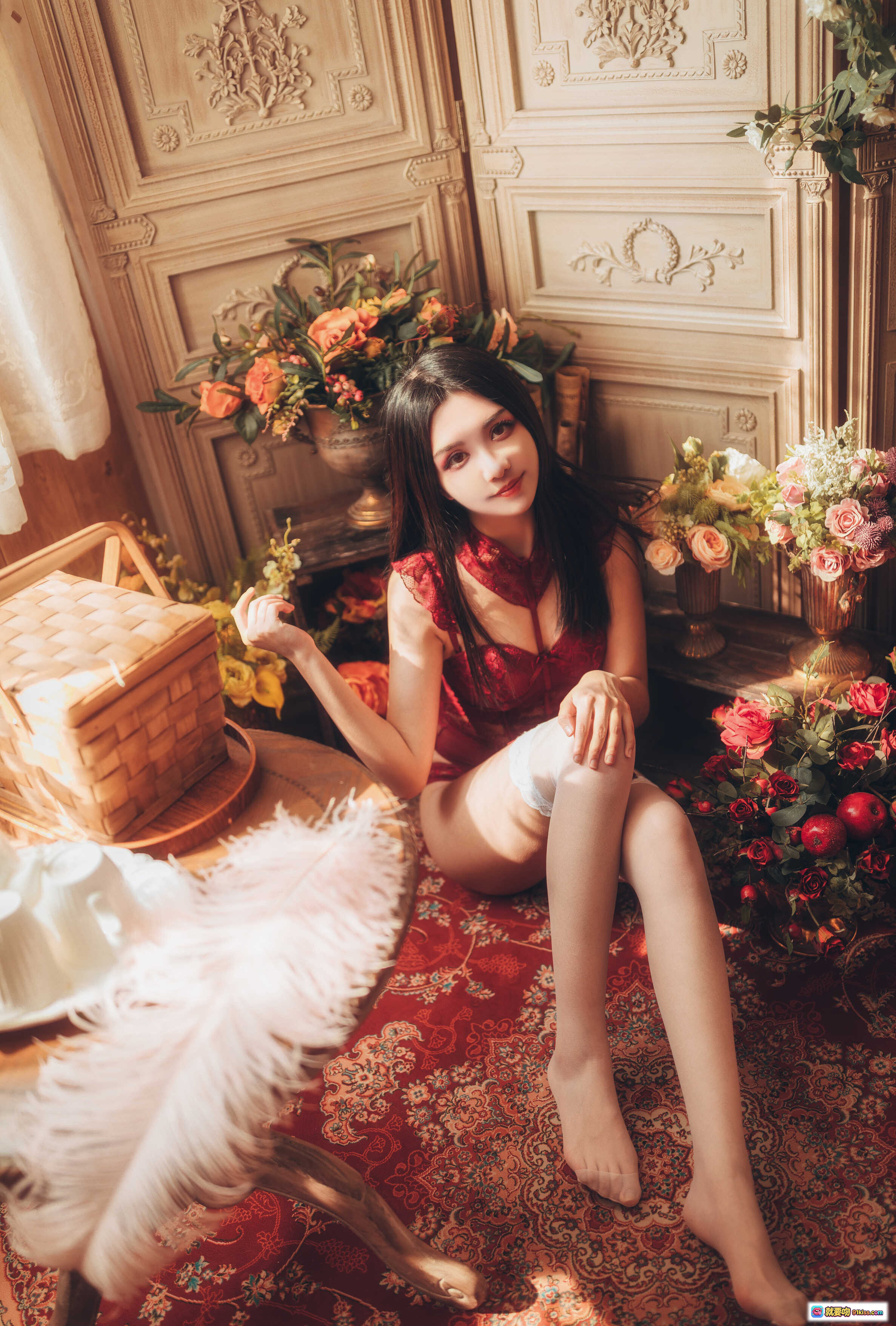 图片[8] - 源纱希喵喵喵NO.002红色内衣写真 晨风氛围感私房美图 木质背景蕾丝白袜温柔少女风 - 就要吻