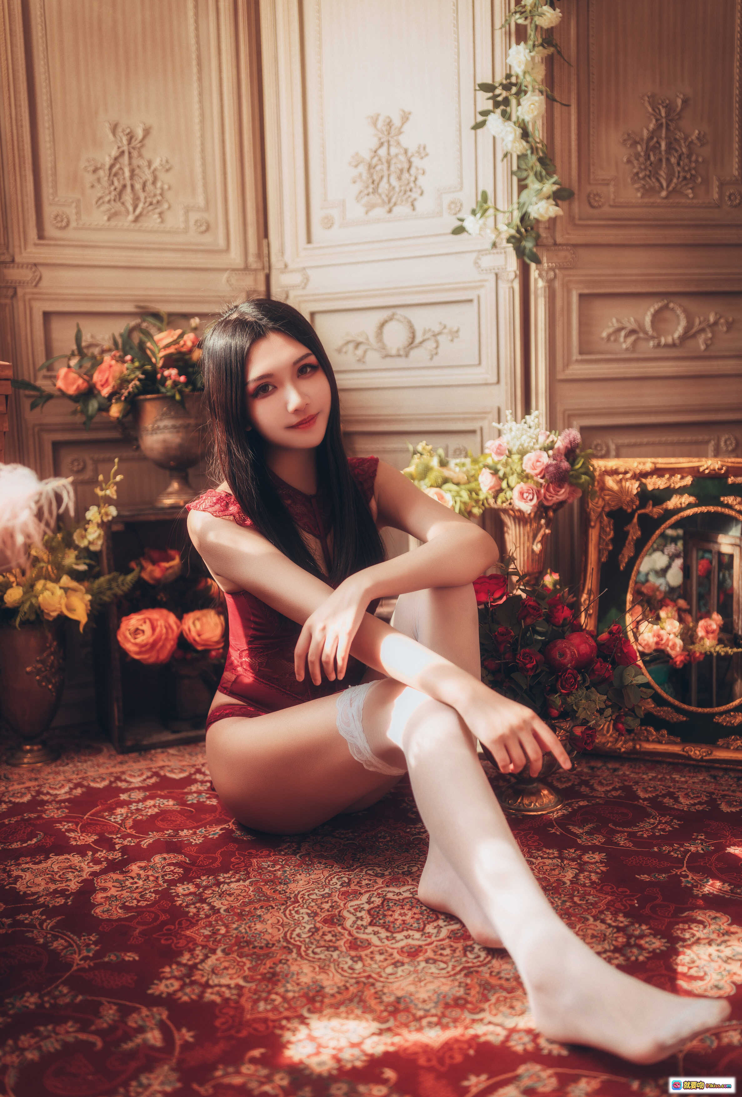 图片[10] - 源纱希喵喵喵NO.002红色内衣写真 晨风氛围感私房美图 木质背景蕾丝白袜温柔少女风 - 就要吻