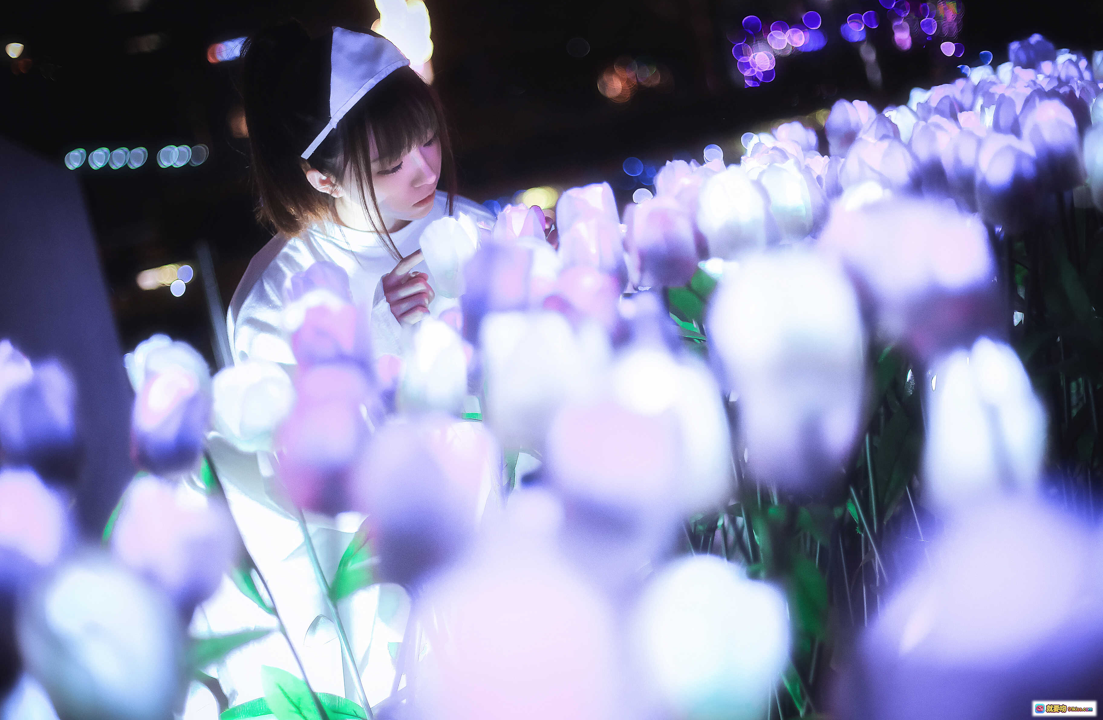 图片[5] - 居酒屋幽灵少女写真 | 木质暖光日式风情 | 红灯笼装饰 | 白衣神秘氛围 | Kitaro绮太郎NO.065幽灵故事系列 - 就要吻