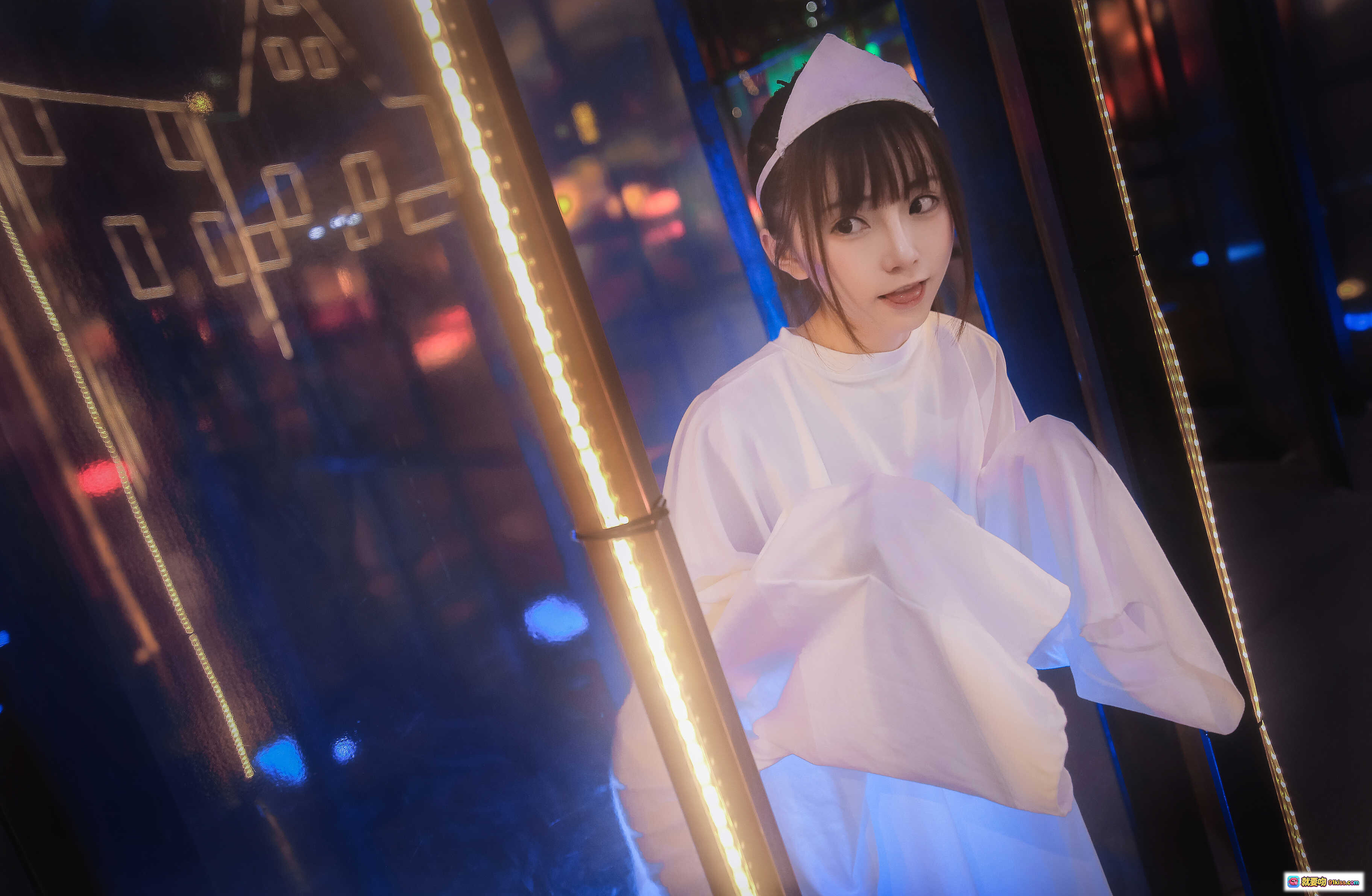 图片[4] - 居酒屋幽灵少女写真 | 木质暖光日式风情 | 红灯笼装饰 | 白衣神秘氛围 | Kitaro绮太郎NO.065幽灵故事系列 - 就要吻