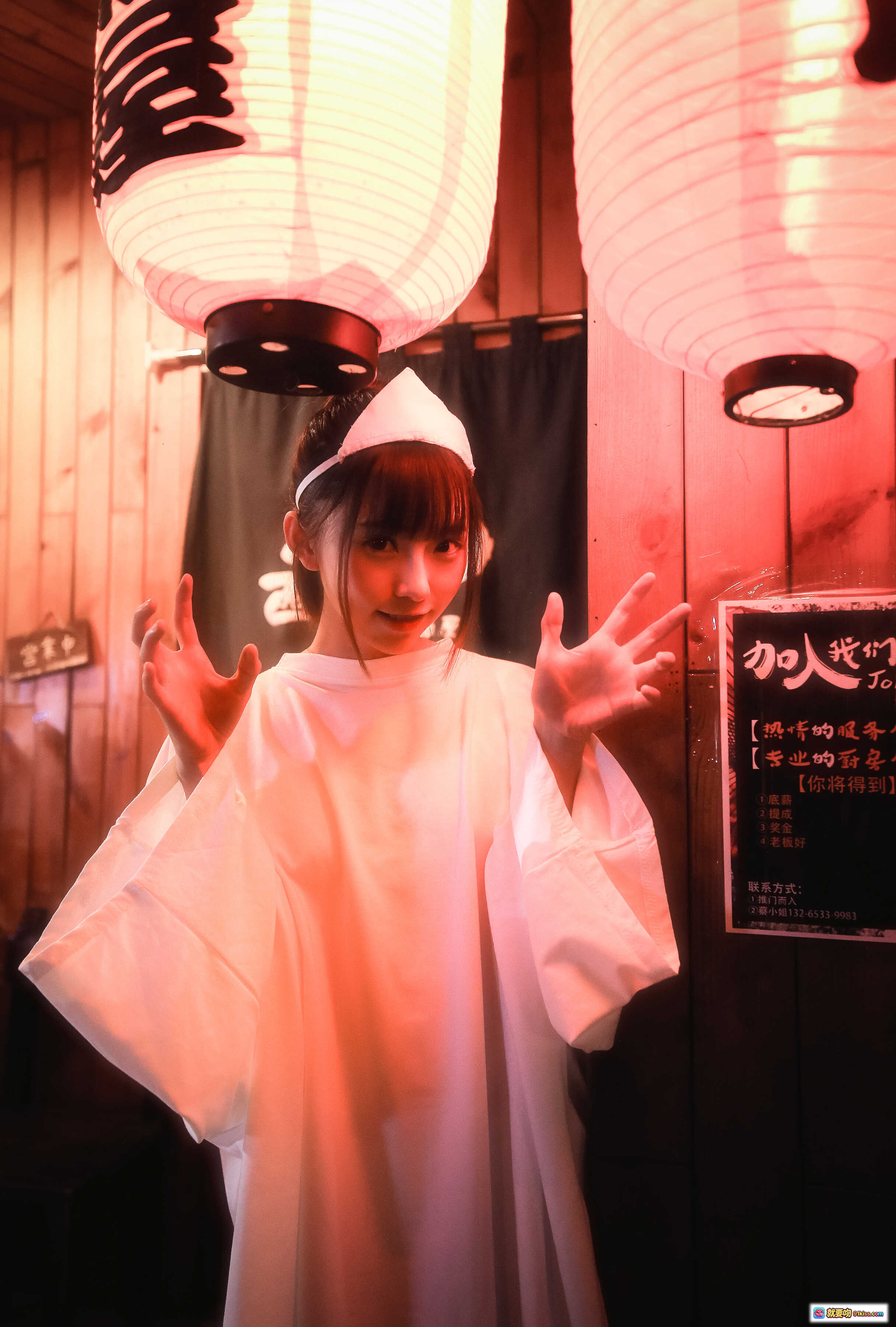 图片[7] - 居酒屋幽灵少女写真 | 木质暖光日式风情 | 红灯笼装饰 | 白衣神秘氛围 | Kitaro绮太郎NO.065幽灵故事系列 - 就要吻