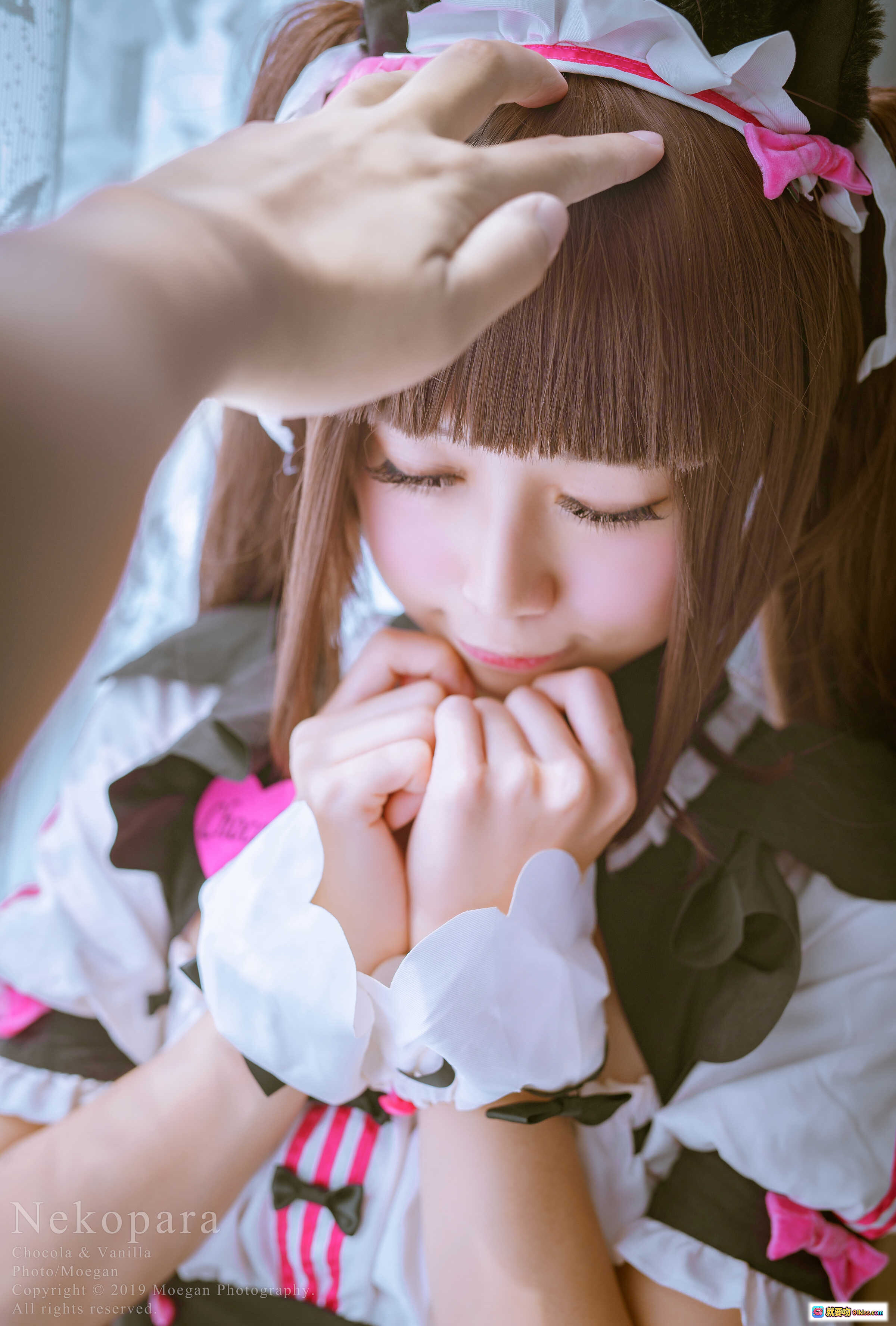 图片[4] - NO.005 鈴鈴Yakira×ネコぱら Cosplay 甜蜜接吻 双人女仆装 粉紫发色 情侣互动 萌系写真 二次元美少女 拍摄花絮 - 就要吻