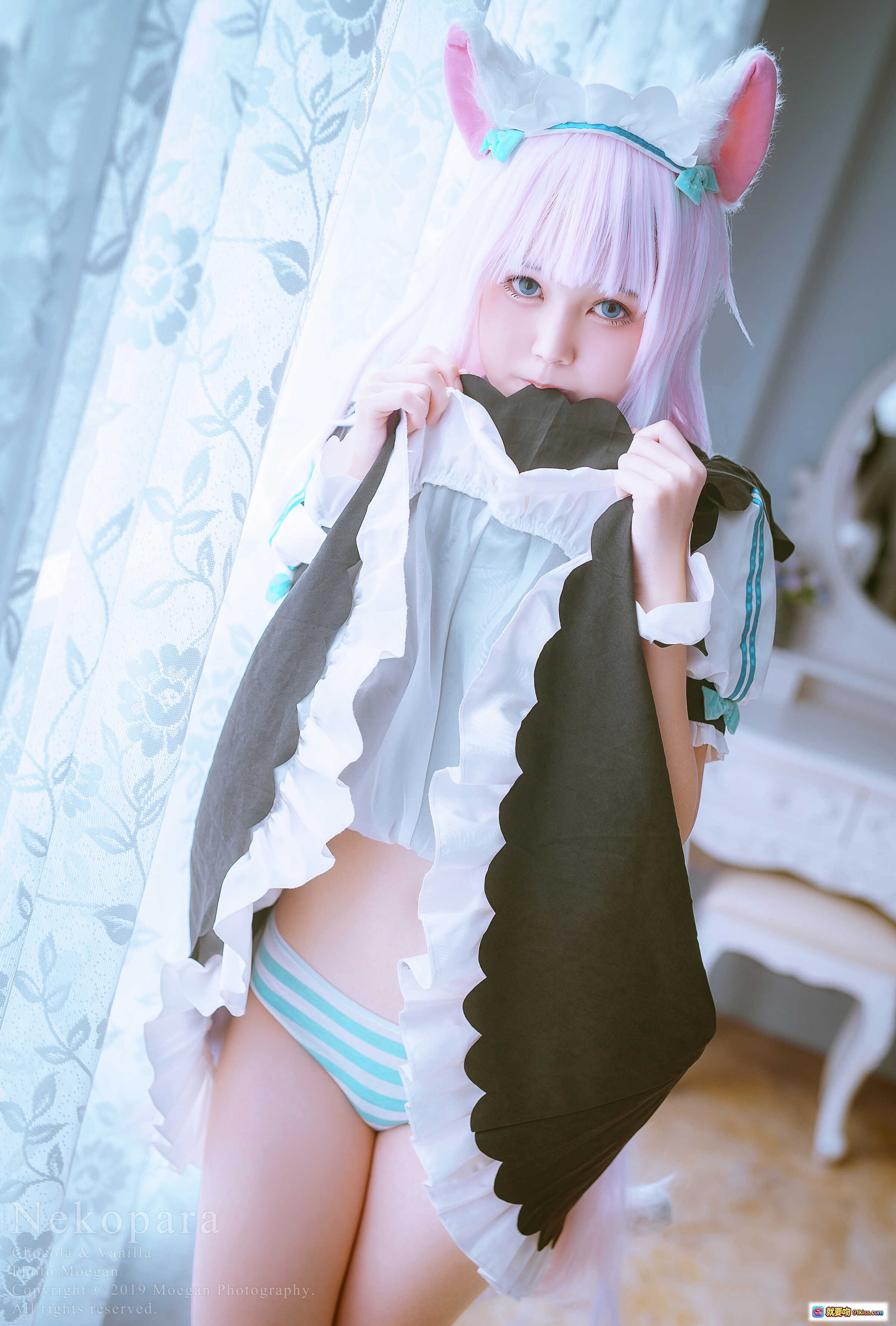 图片[2] - NO.005 鈴鈴Yakira×ネコぱら Cosplay 甜蜜接吻 双人女仆装 粉紫发色 情侣互动 萌系写真 二次元美少女 拍摄花絮 - 就要吻