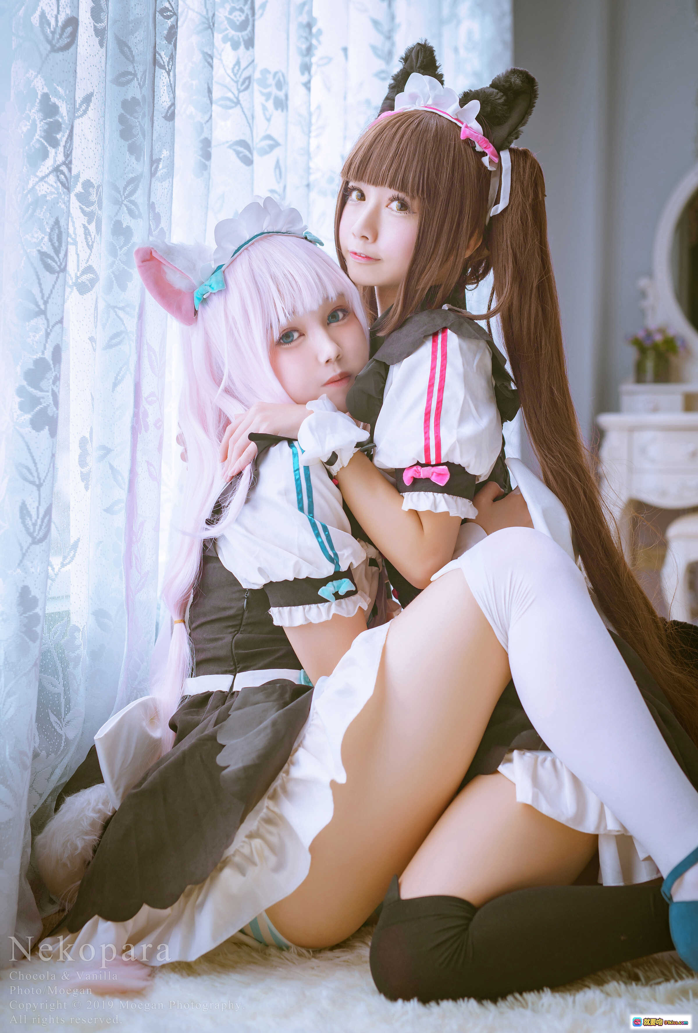 图片[9] - NO.005 鈴鈴Yakira×ネコぱら Cosplay 甜蜜接吻 双人女仆装 粉紫发色 情侣互动 萌系写真 二次元美少女 拍摄花絮 - 就要吻