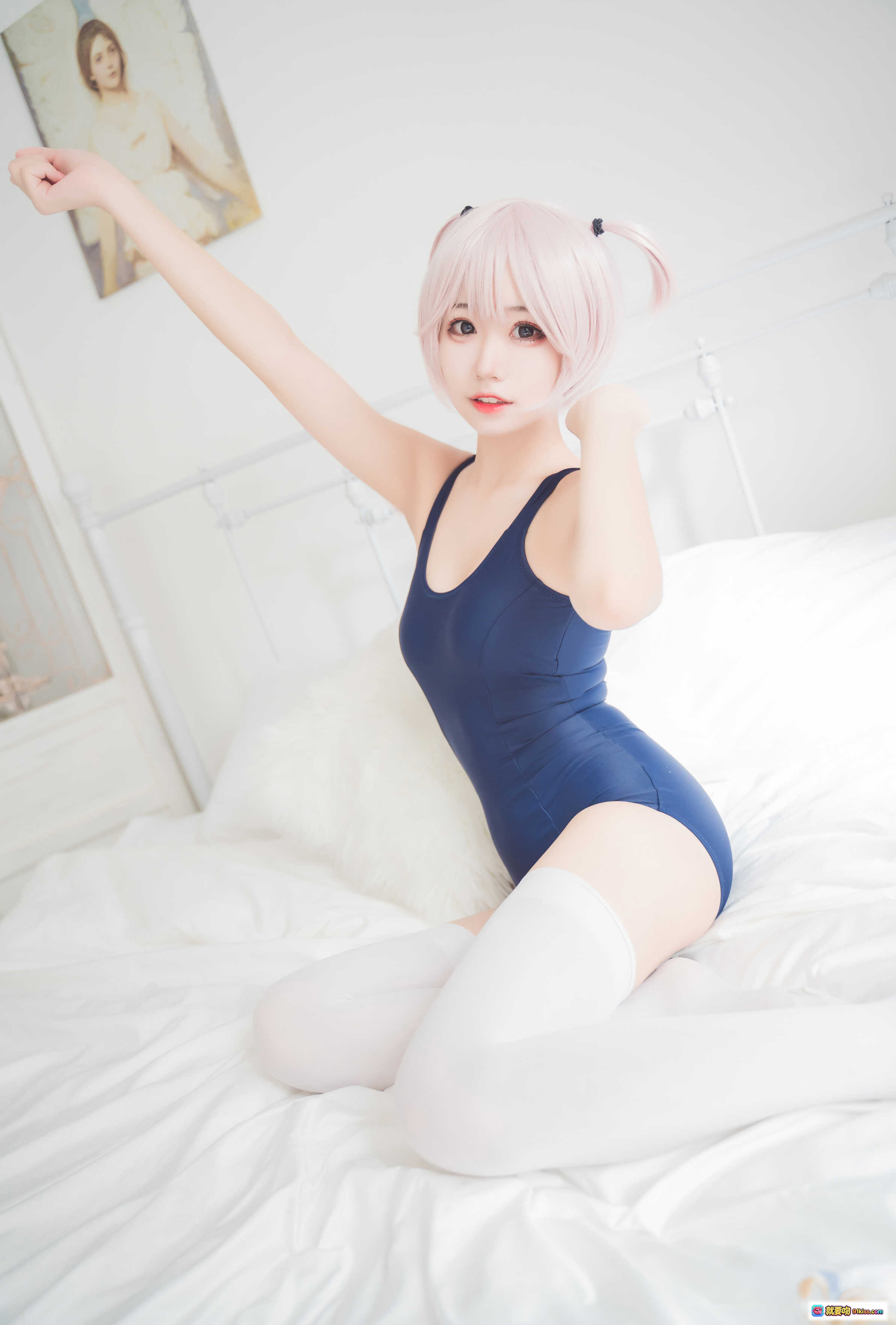 图片[10] - 猫君君_MaoJun NO.004 猫猫死库水cosplay写真 40P高清图集 粉发少女蓝泳衣白长袜居家沙发摆拍 - 就要吻