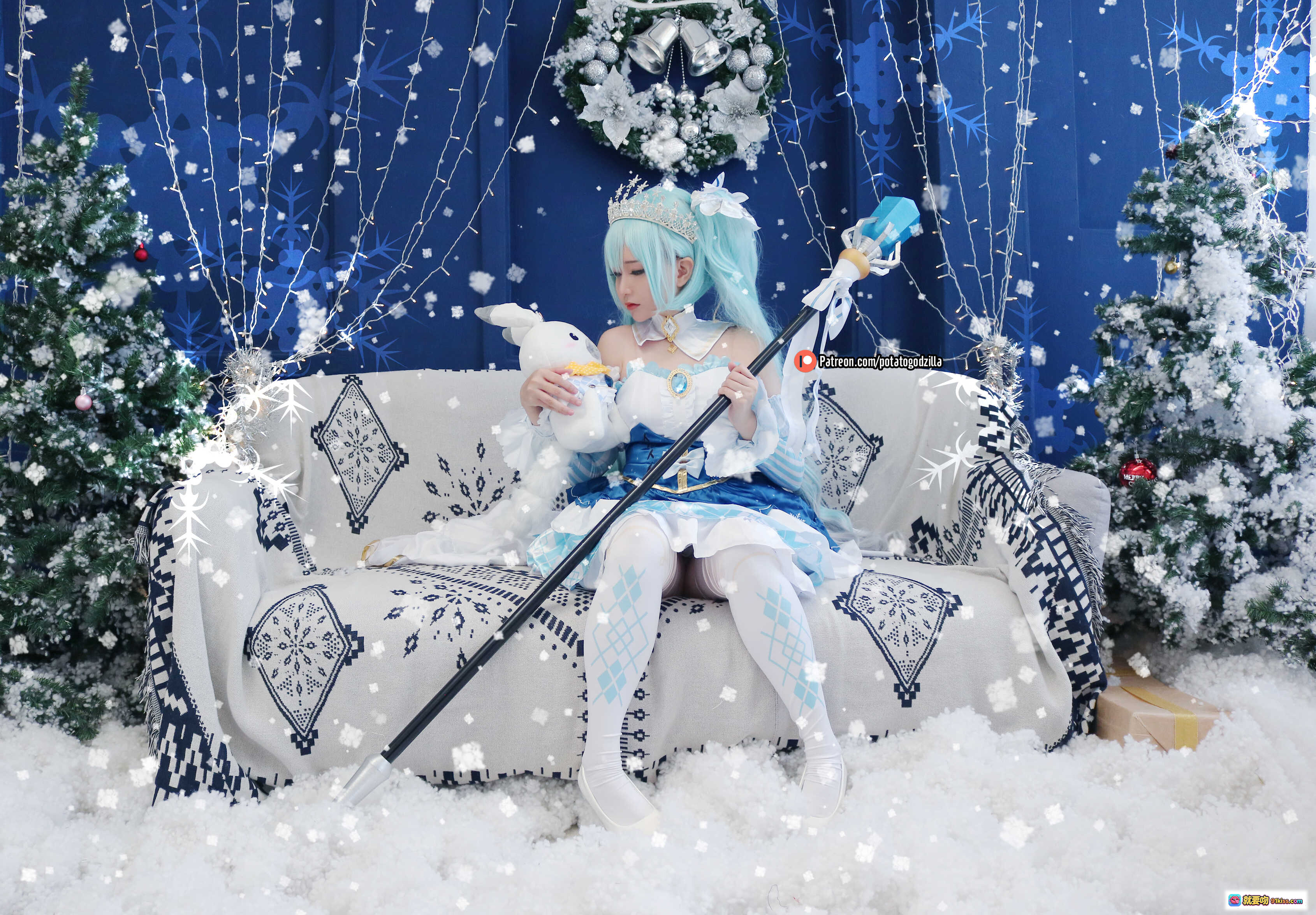 图片[6] - Snow Miku Cosplay 精美蓝发冰雪公主造型 圣诞主题华丽服饰 白蓝配色 冬日氛围感十足 高清41P写真集 - 就要吻