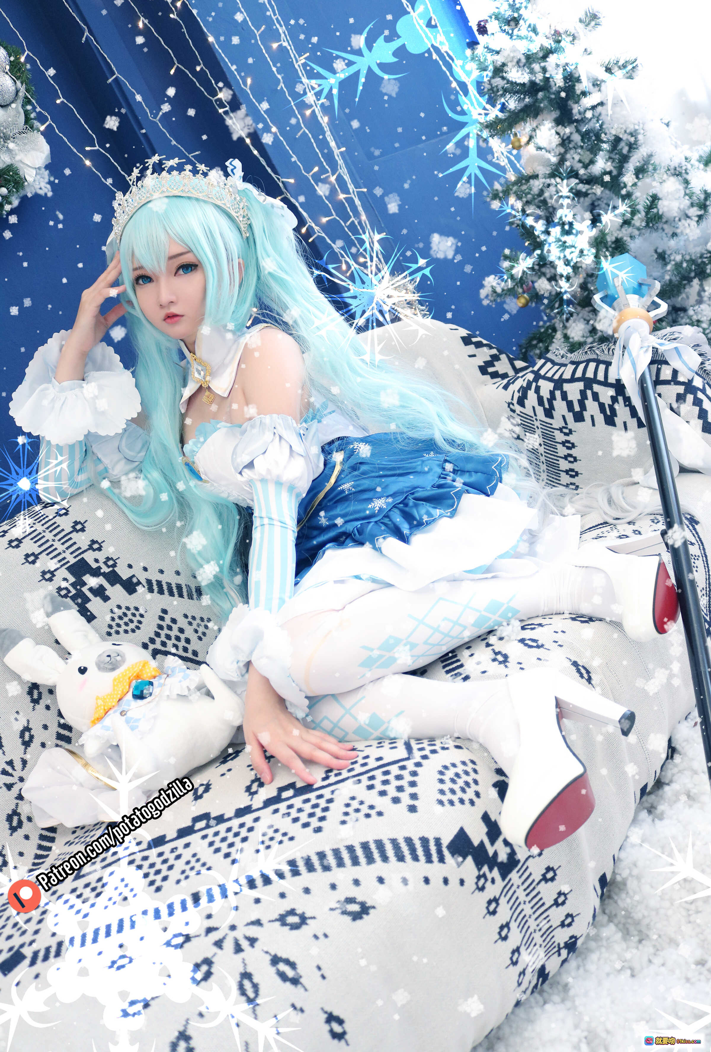 图片[1] - Snow Miku Cosplay 精美蓝发冰雪公主造型 圣诞主题华丽服饰 白蓝配色 冬日氛围感十足 高清41P写真集 - 就要吻
