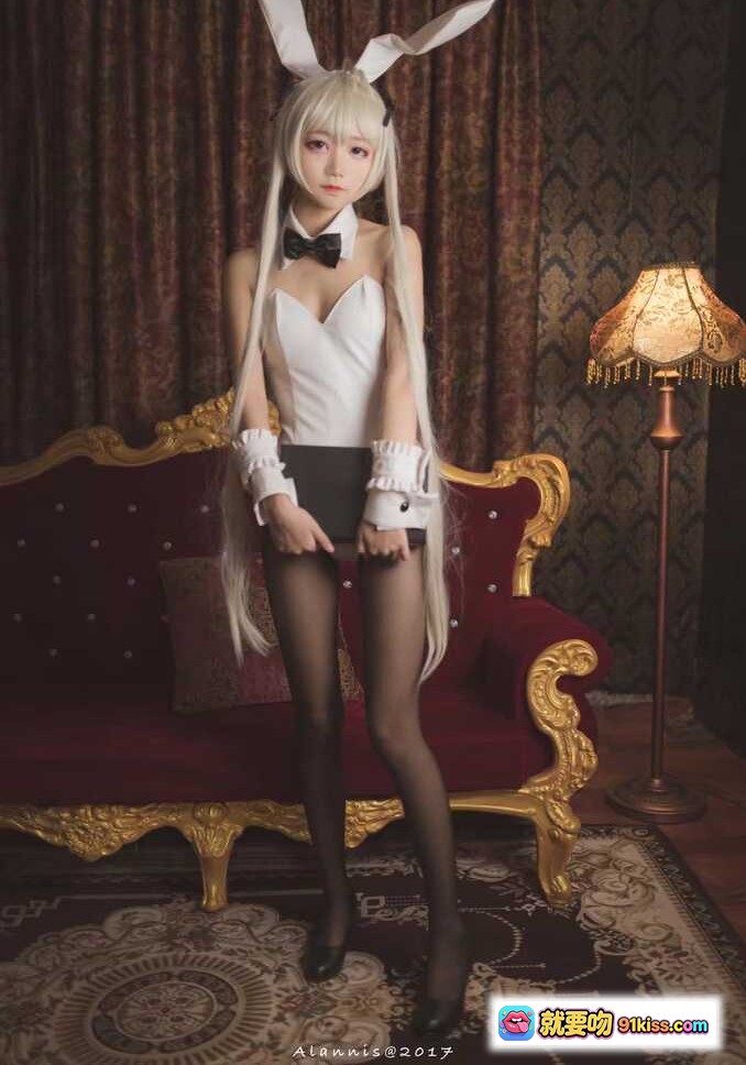 图片[5] - 五更百鬼_NO.019 兔女郎cosplay 白发双马尾 白色兔耳 黑领结女仆装 室内复古风写真 11P高清图集 - 就要吻