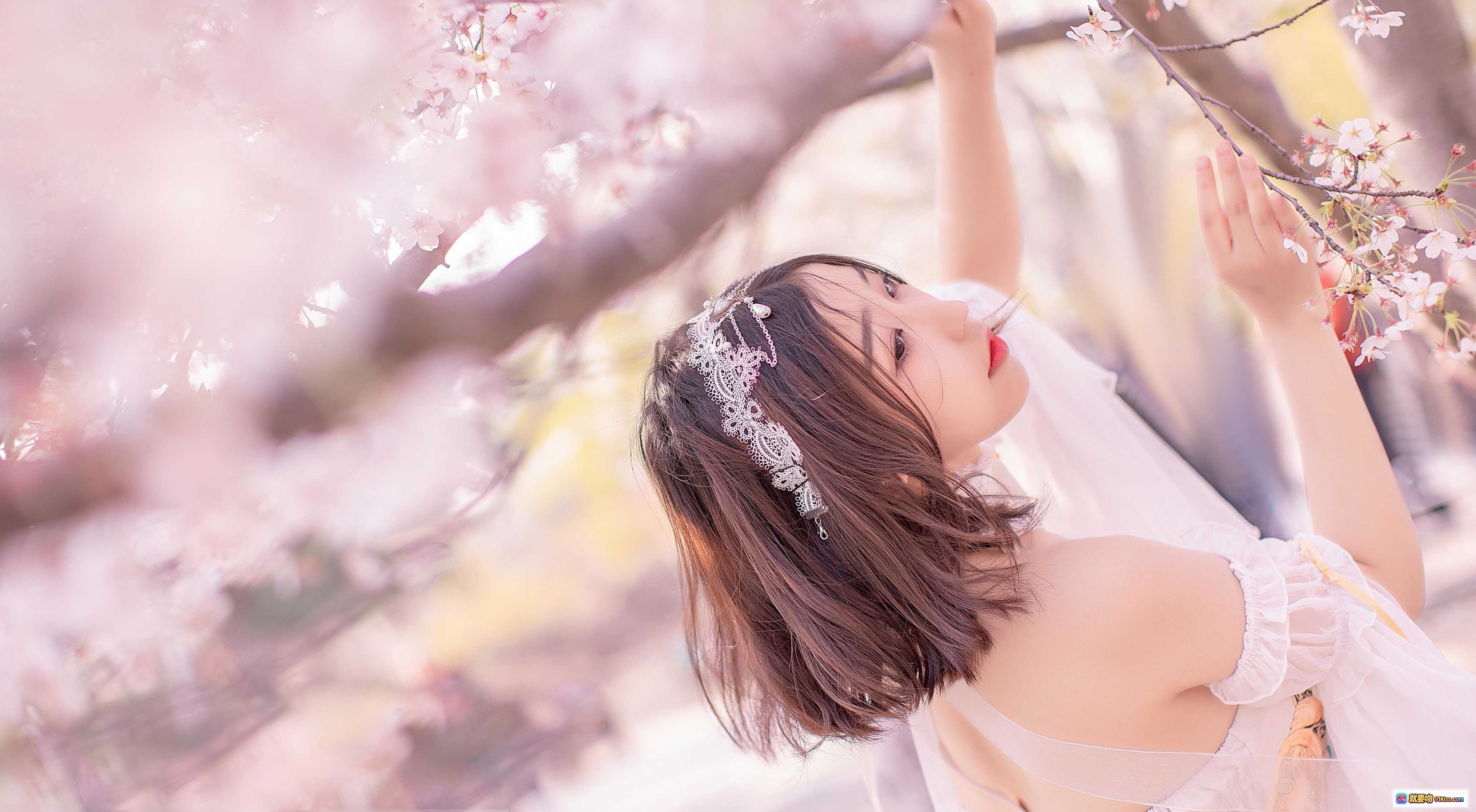 图片[2] - 穆零Mu0 NO.13 樱花季少女写真｜蕾丝头饰+白色洛丽塔裙+春日樱花背景｜甜美清新风格 - 就要吻