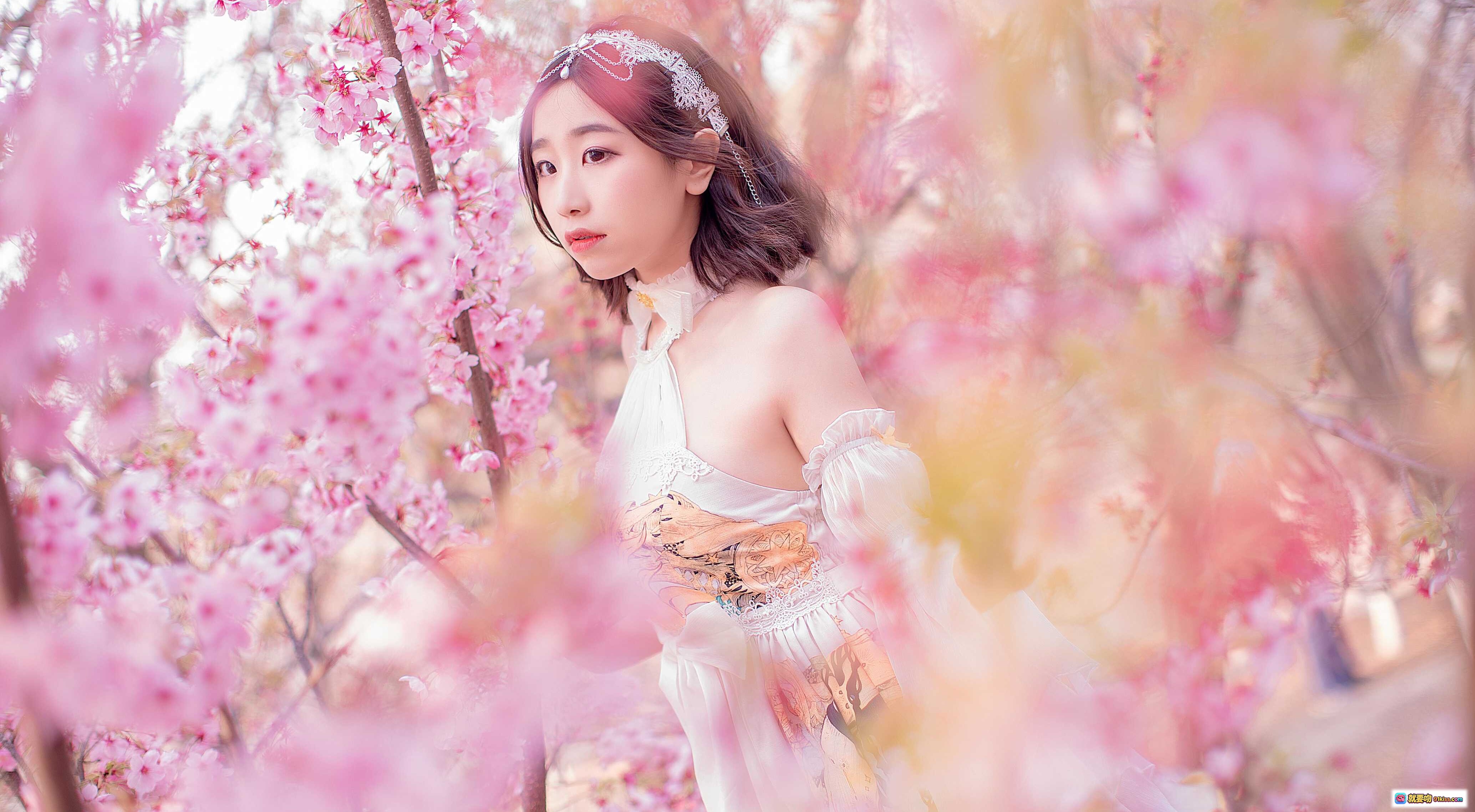 图片[4] - 穆零Mu0 NO.13 樱花季少女写真｜蕾丝头饰+白色洛丽塔裙+春日樱花背景｜甜美清新风格 - 就要吻