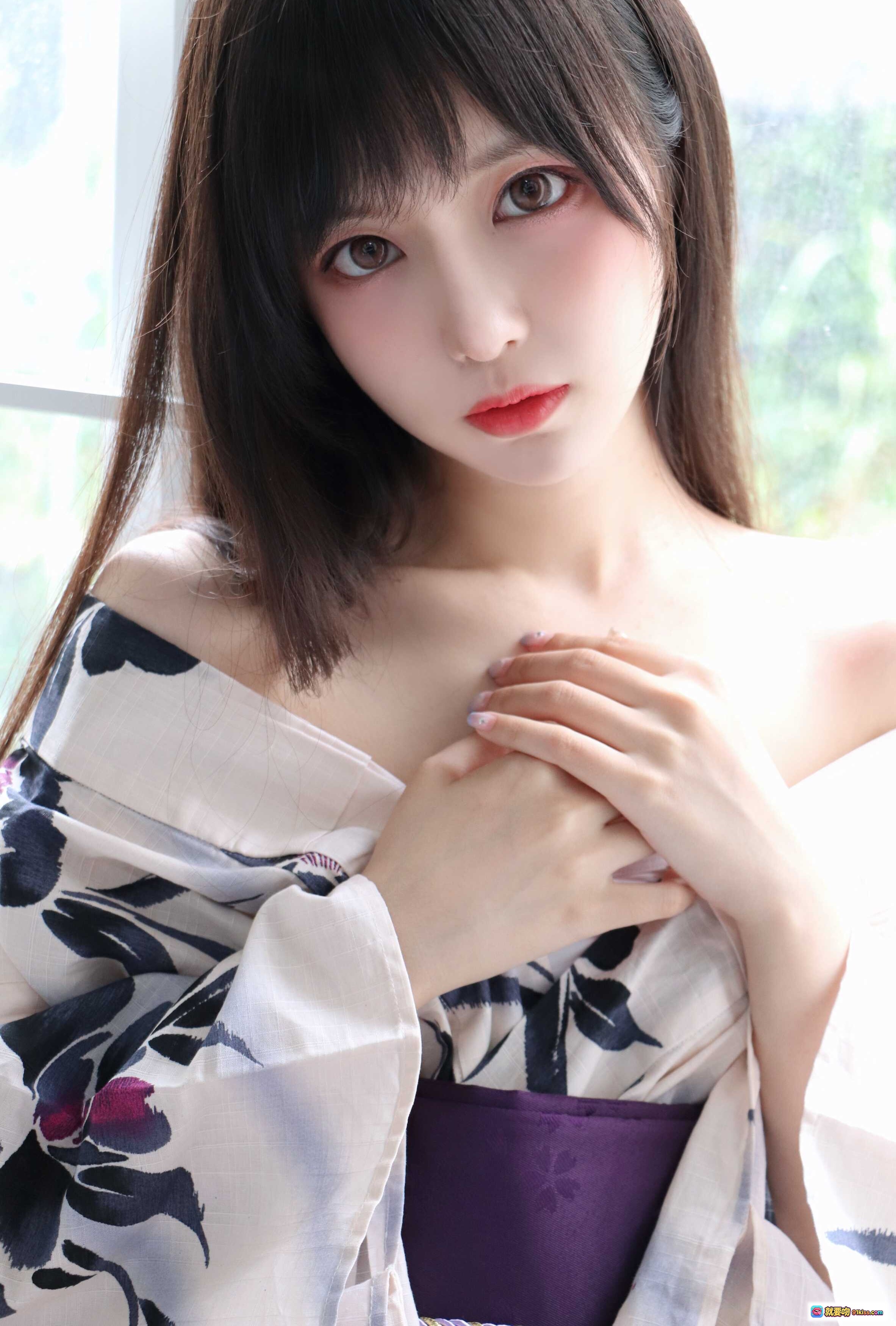 图片[6] - Shika小鹿鹿夏日清凉写真 | 水枪嬉戏湿发少女 | 白色吊带短裤户外拍摄 | 阳光水花飞溅氛围感美图 - 就要吻