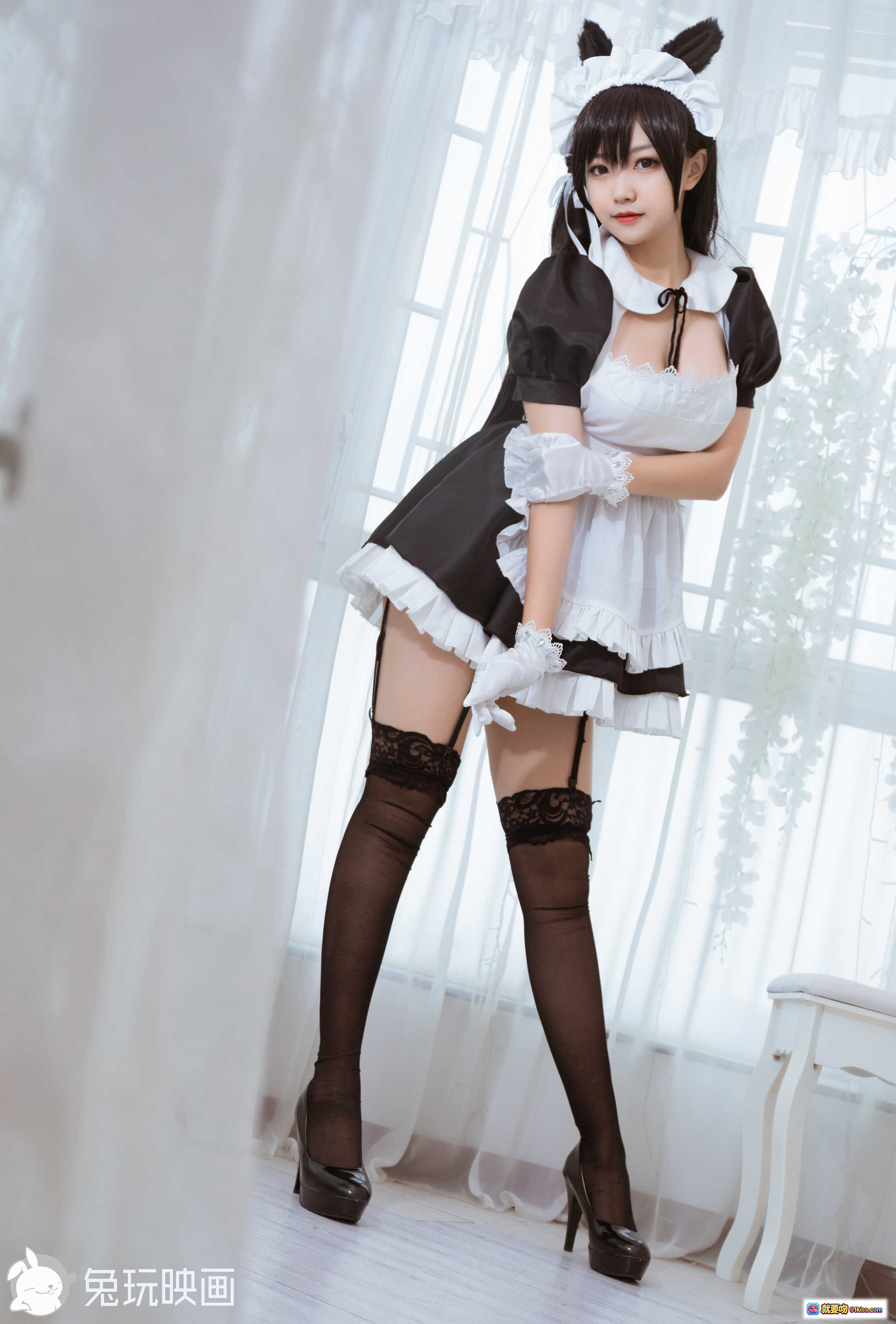 lovely呆玄NO.008兽耳女仆Cosplay写真 | 黑白女仆装+蕾丝长袜+兔耳发饰+高跟鞋 | 41P高清美图 - 就要吻