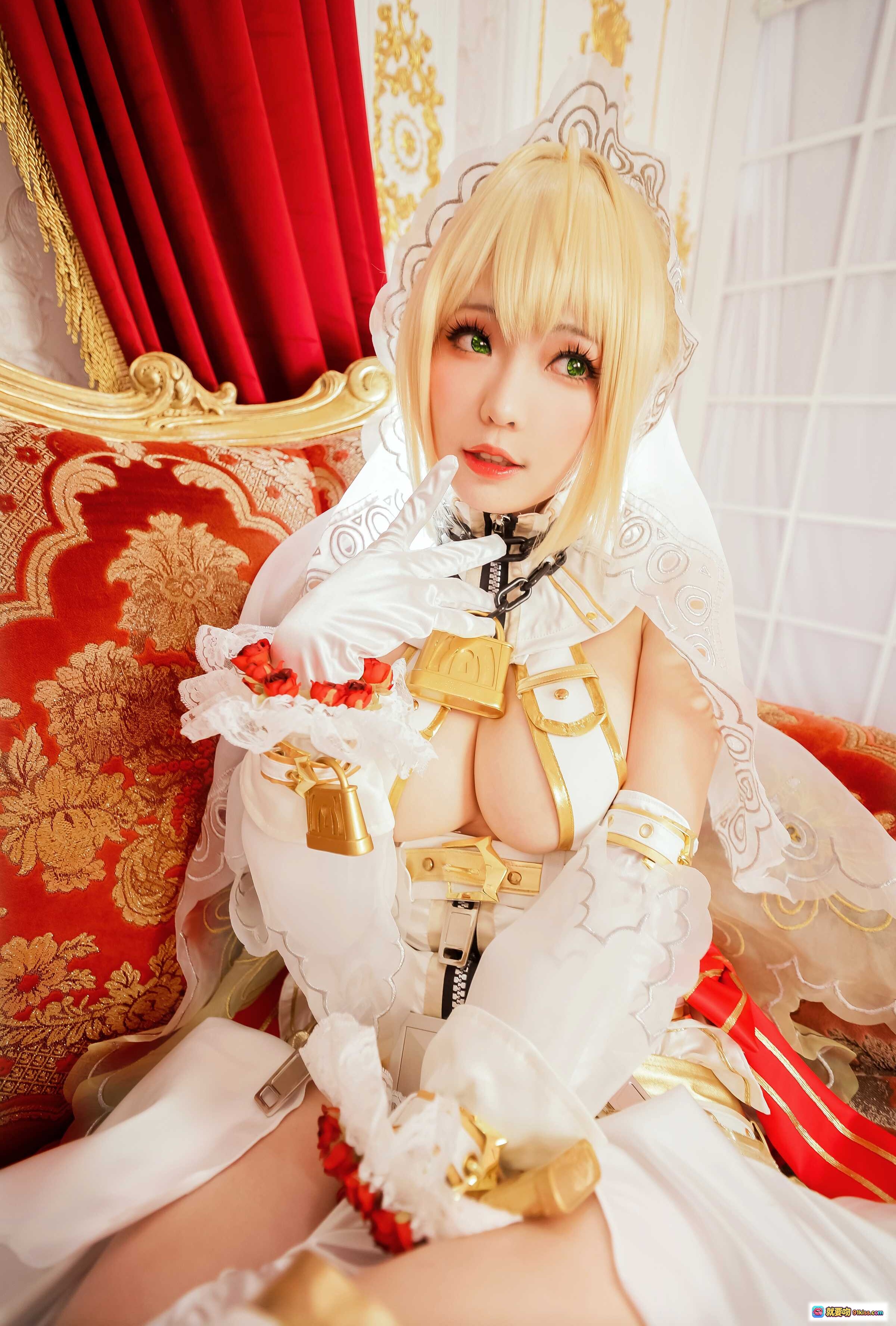 图片[8] - ElyEE子NO.063 白色洛丽塔cosplay 金发少女 华丽宫廷沙发写真 精致头饰 高筒靴 甜美性感风格 - 就要吻