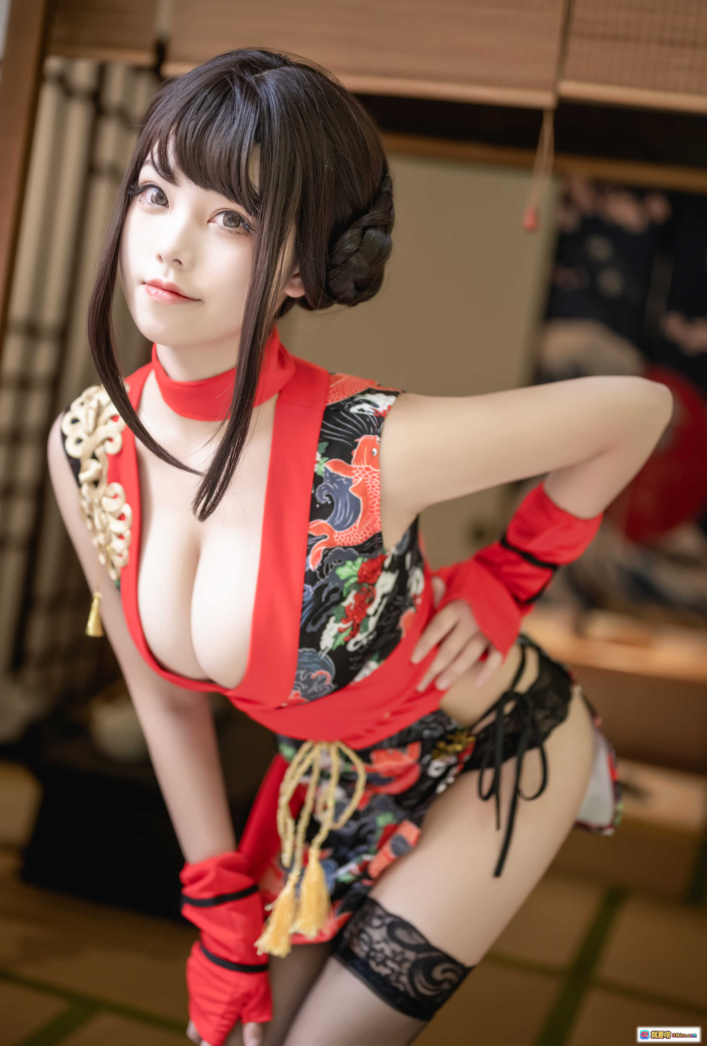 图片[2] - 蜜汁猫裘NO.063忍者2写真：红黑旗袍+蕾丝黑丝+高跟鞋+日式灯笼樱花背景性感美腿COSPLAY摄影集 - 就要吻