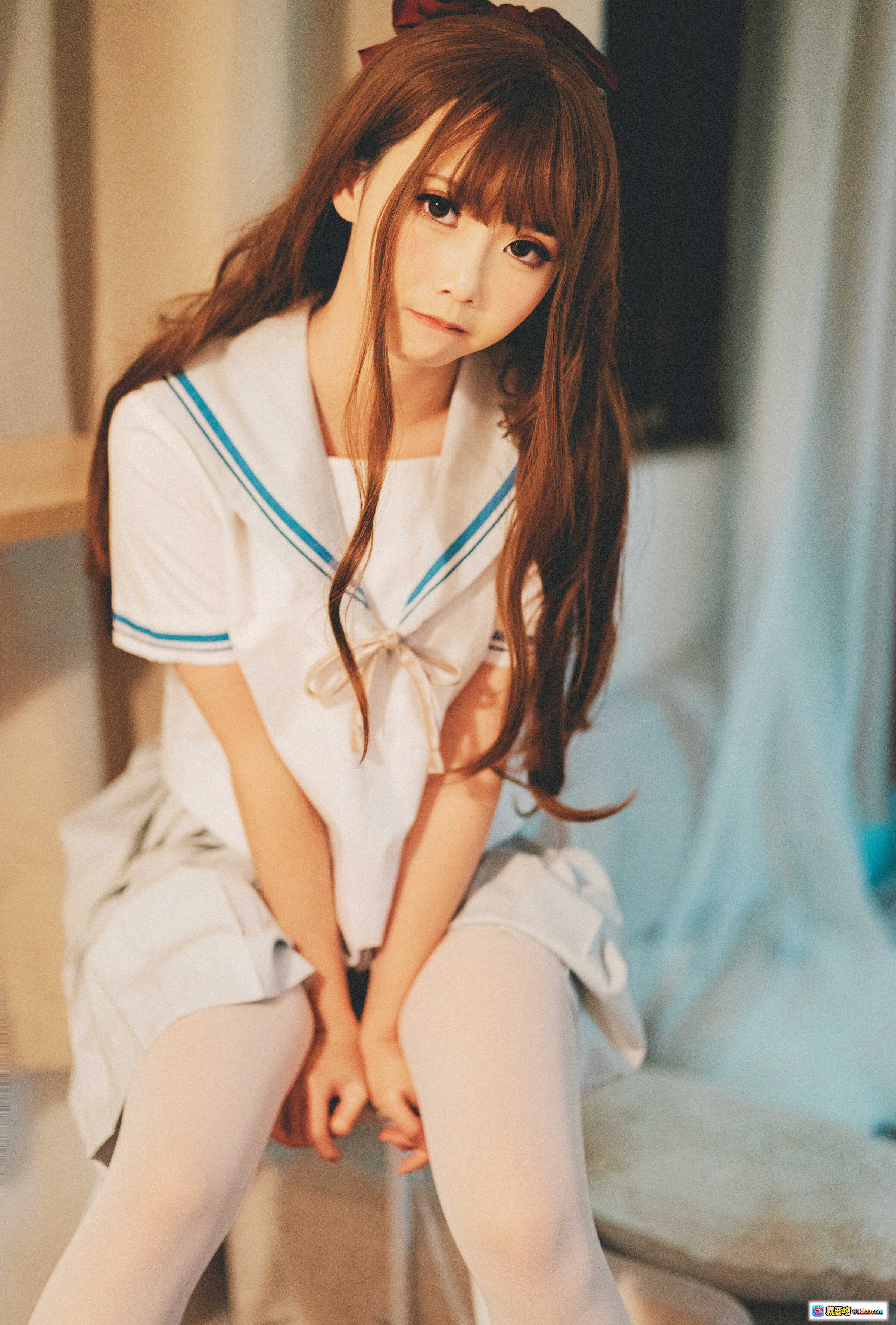 图片[5] - 面饼仙儿NO.043 JK秀 16P高清写真 白色短裙美腿特写 温柔卧室氛围感 民族风毯子搭配 舒适居家风少女摄影 - 就要吻