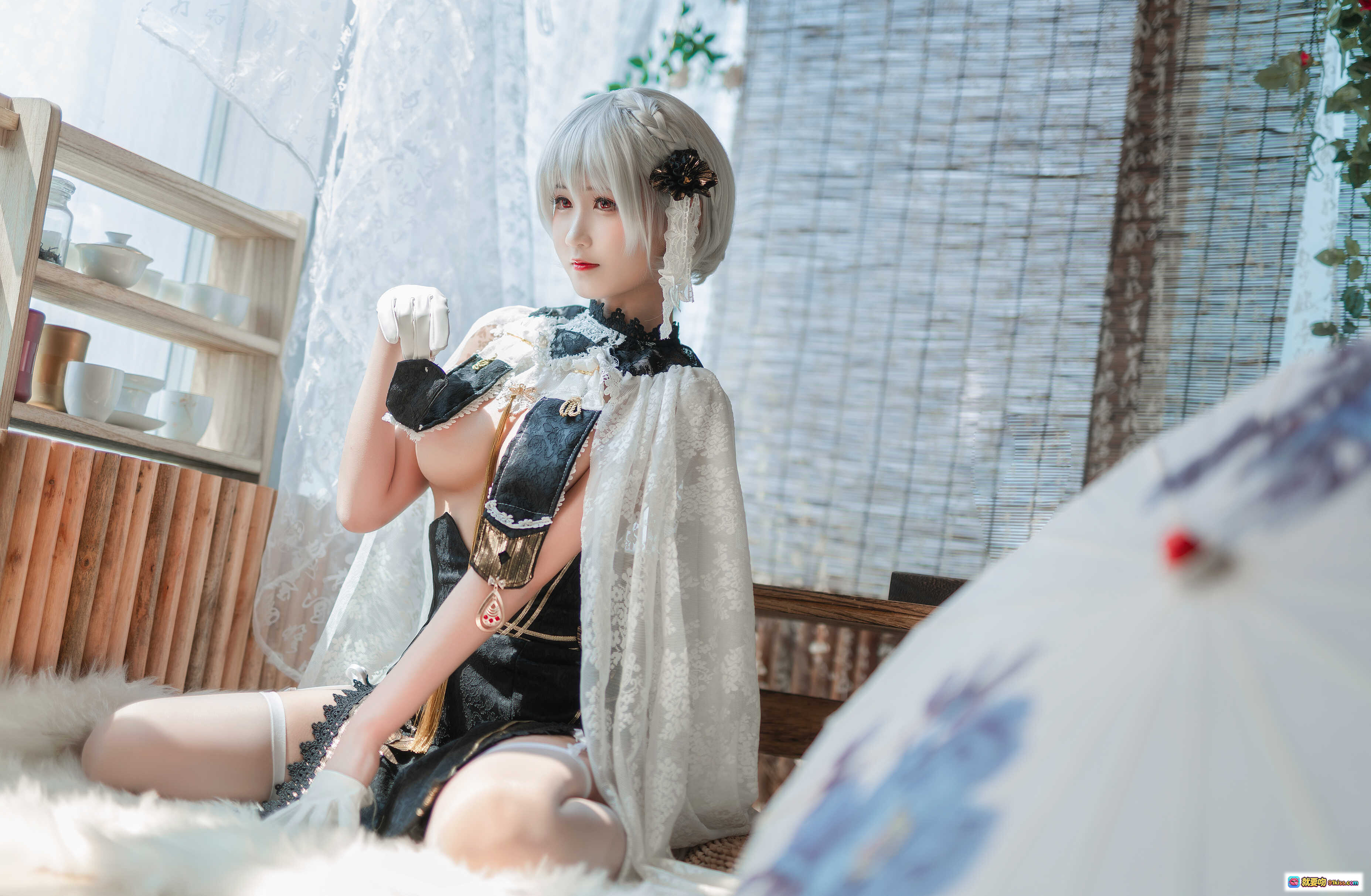 图片[10] - 三度_69 NO.054 天狼星 Cosplay 美少女 轻纱飘逸 黑金洛丽塔 跪姿写真 室内竹帘窗景 柔光氛围感 31P高清图集 - 就要吻