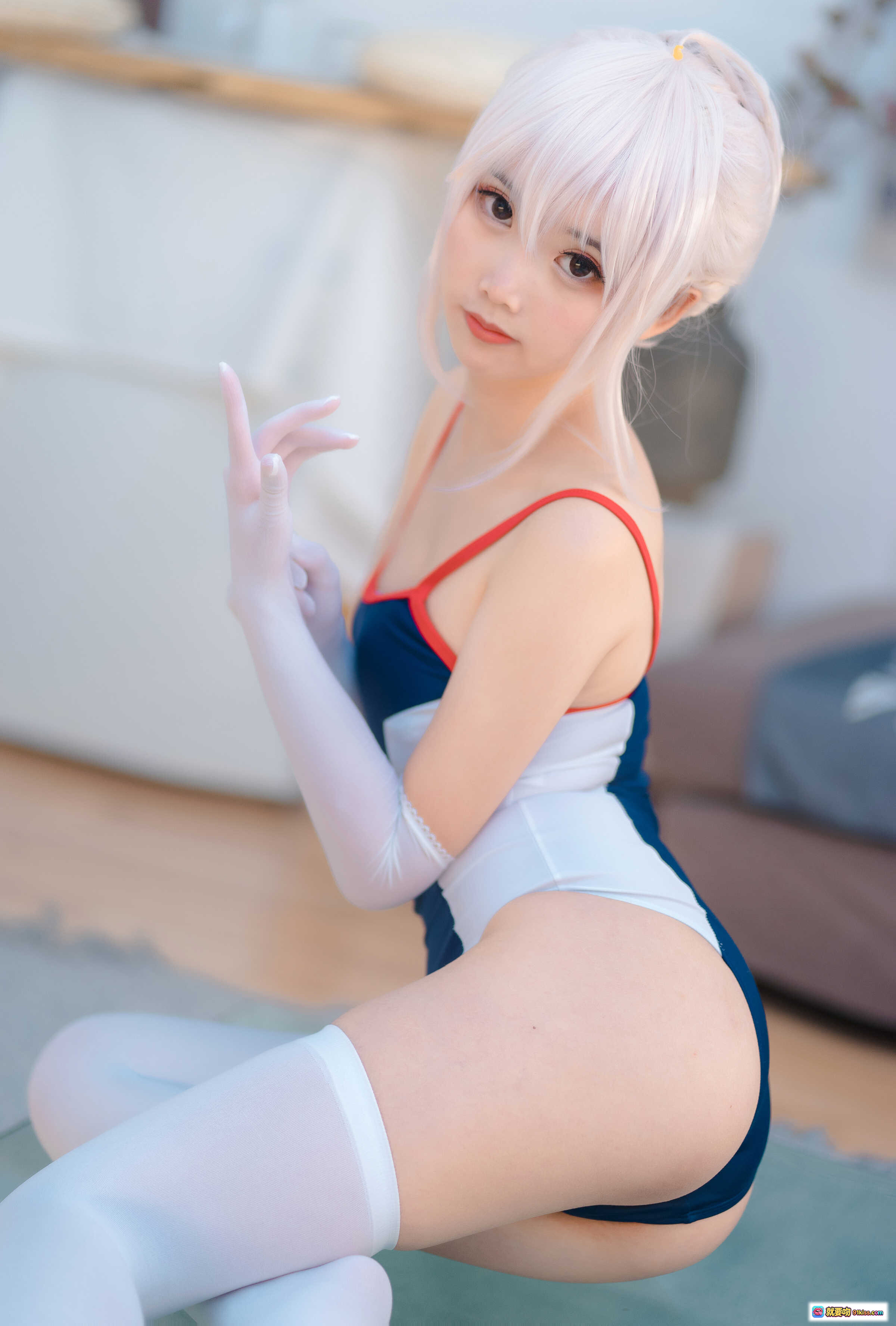 图片[8] - 面饼仙儿NO.057死库水面饼写真 22P高清美腿白丝蓝红泳装性感私房照 - 就要吻