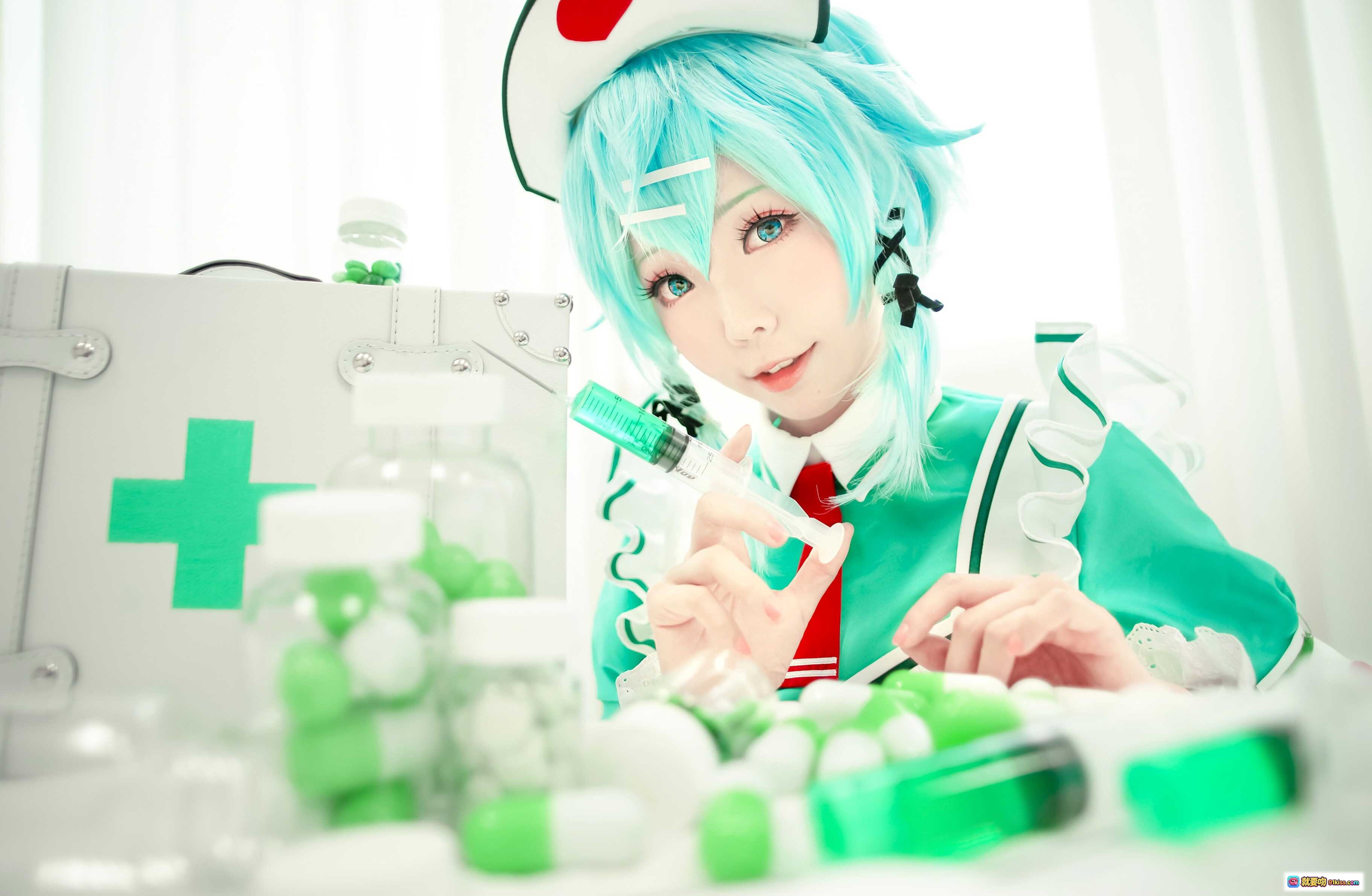 图片[5] - ElyEE子NO.020护士cosplay 绿发少女 白色病床 清新医疗风 甜美制服 白丝美腿 医疗箱道具 室内窗边写真 - 就要吻