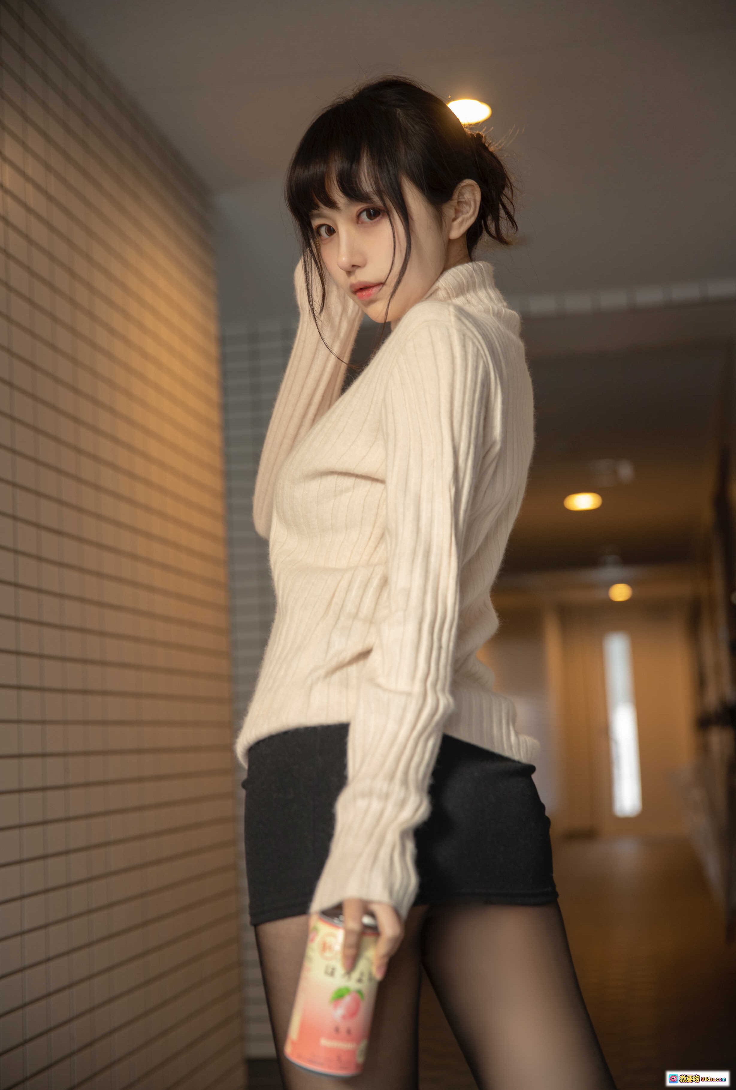 图片[6] - Shika小鹿鹿 NO.064 年上彼女 37P高清写真 白色毛衣黑丝美腿 甜美日系风格 无视频纯图包 - 就要吻