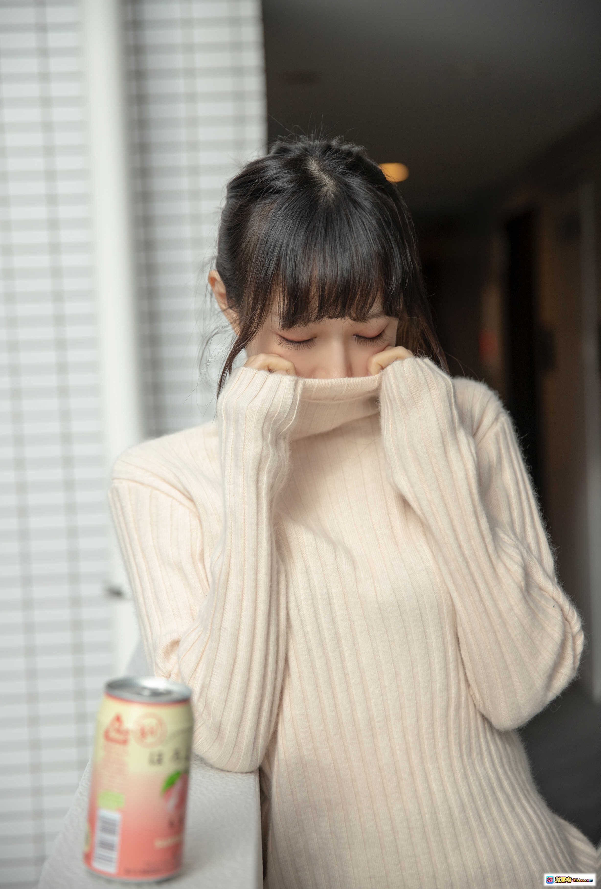 图片[9] - Shika小鹿鹿 NO.064 年上彼女 37P高清写真 白色毛衣黑丝美腿 甜美日系风格 无视频纯图包 - 就要吻