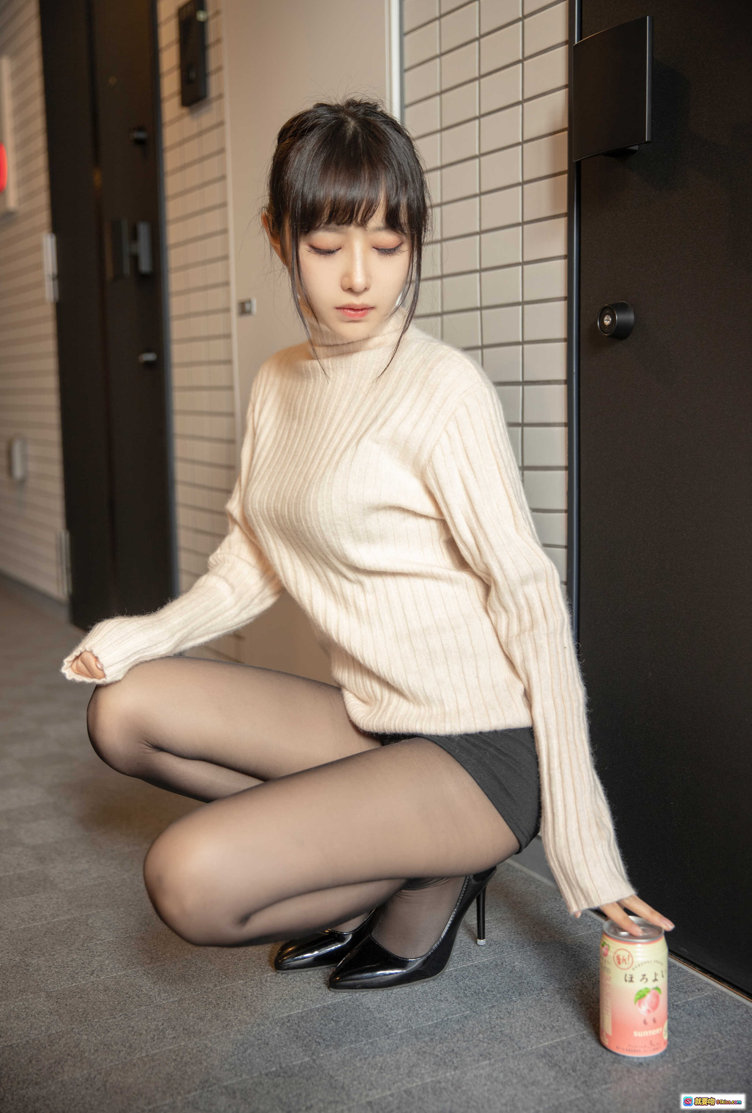 图片[3] - Shika小鹿鹿 NO.064 年上彼女 37P高清写真 白色毛衣黑丝美腿 甜美日系风格 无视频纯图包 - 就要吻